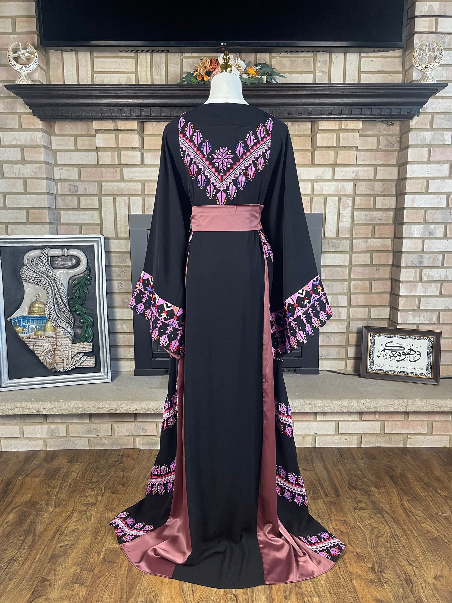 Dusty Mauve Ein Karem Thobe