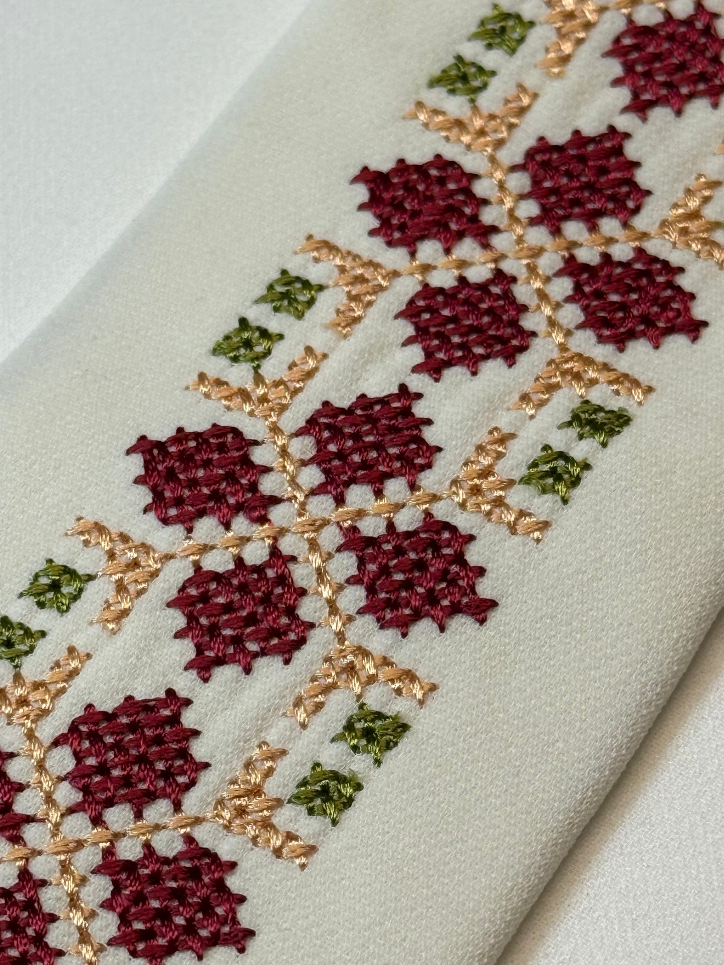 Cream Traditional Cross-Stitching Men's Tie