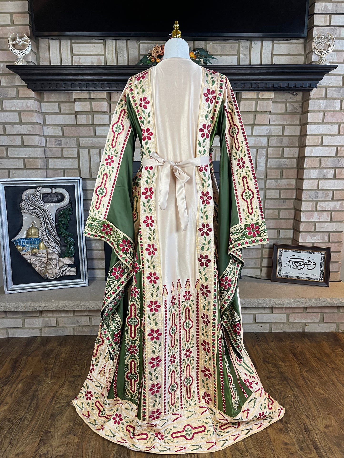 Cream/Green Aghabani All-Satin Malaka Thobe