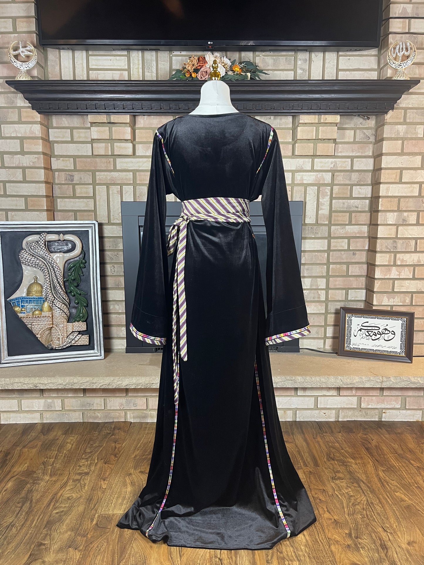 Black/Purple Velvet Saya Thobe