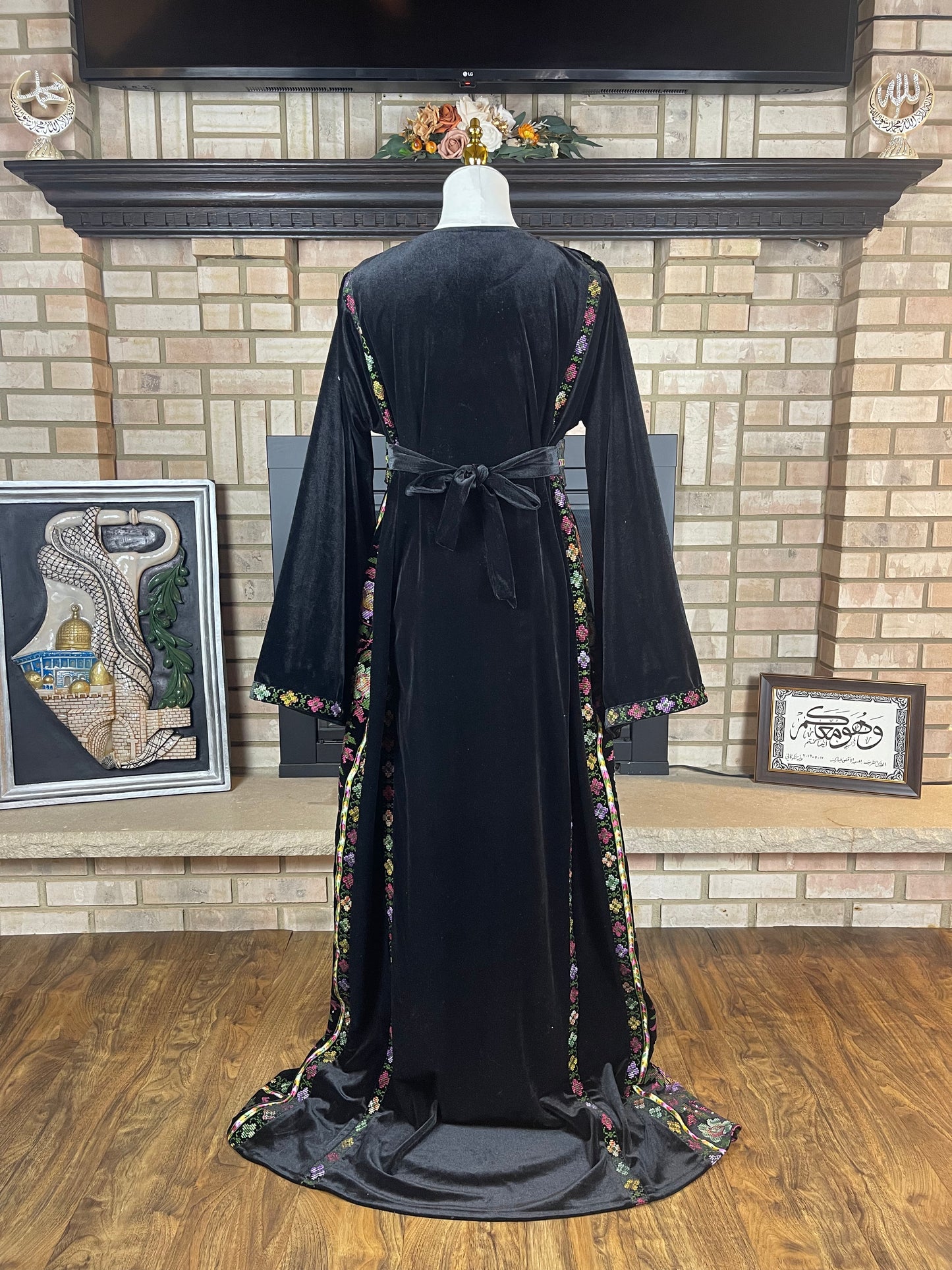 Black Velvet Silwan Thobe