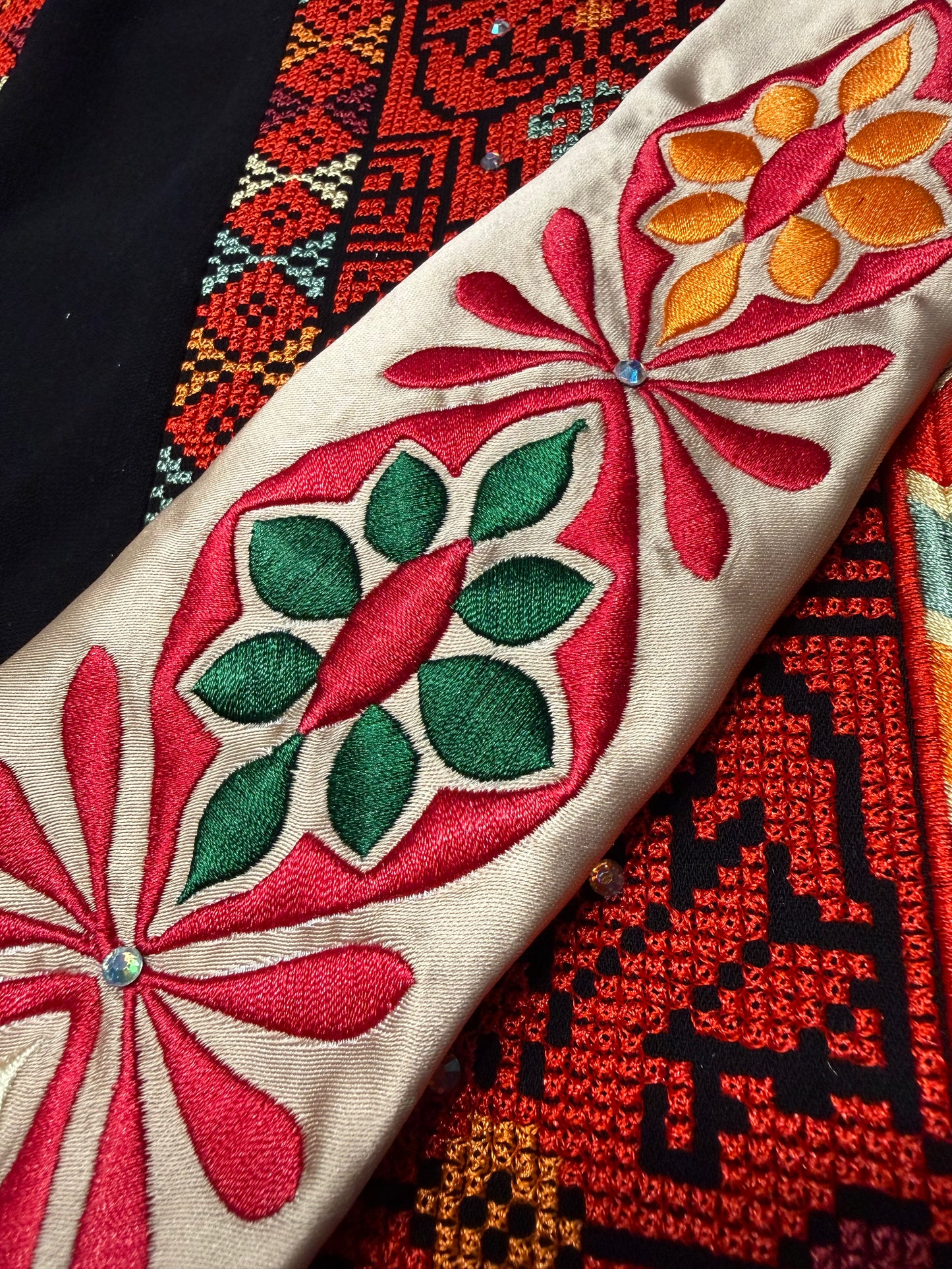 Cream Custom-made Tatreez Men's Tie