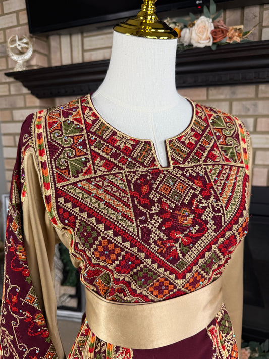 Burgundy/Gold Turmus'ayya Thobe