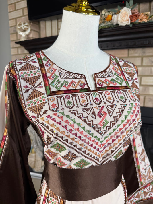 Cream/Brown Akka Thobe