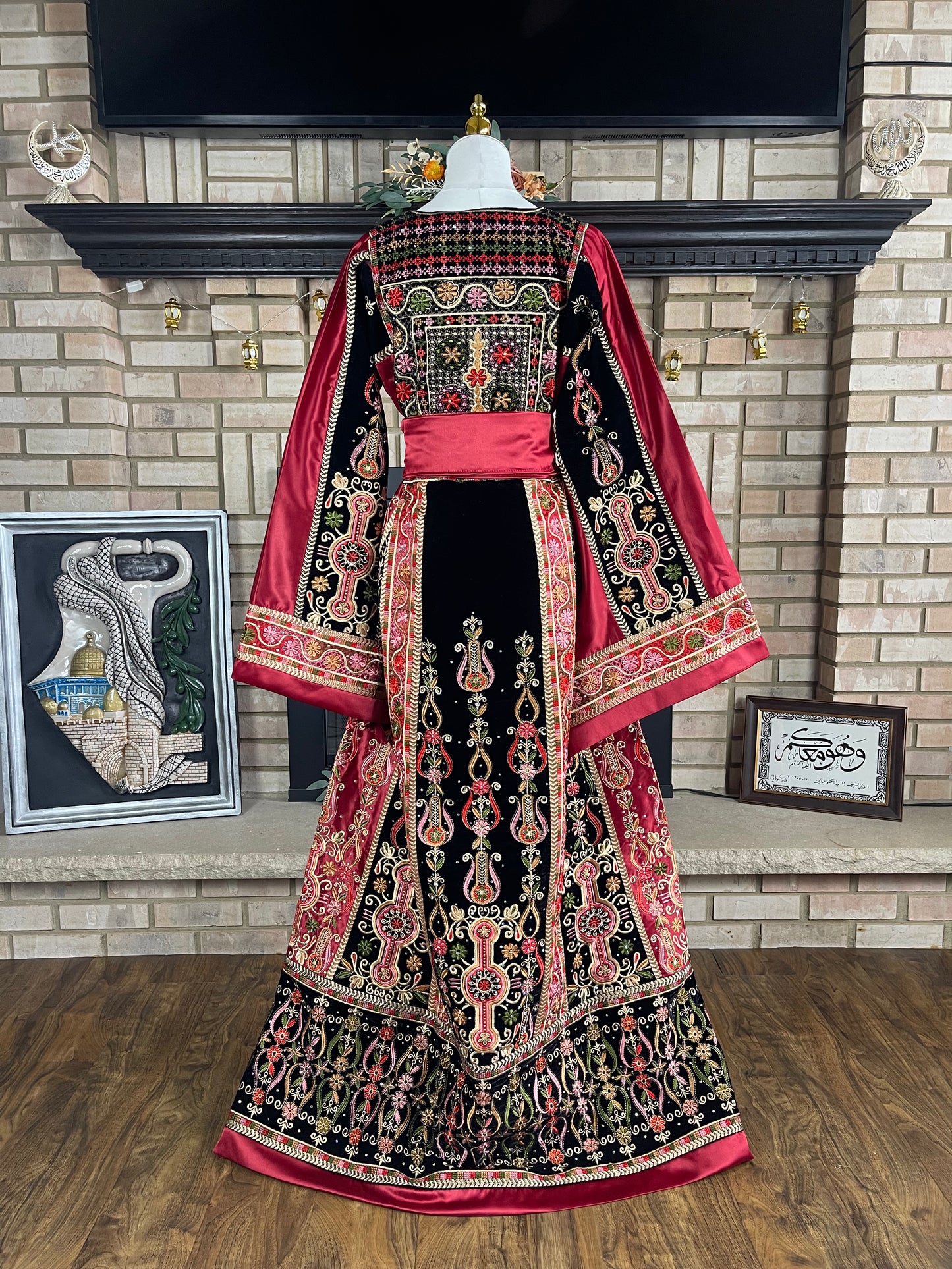 Black/Red Velvet & Satin Malaka Thobe