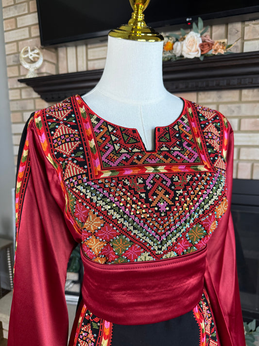 Black/Red Akka Thobe & Headpiece