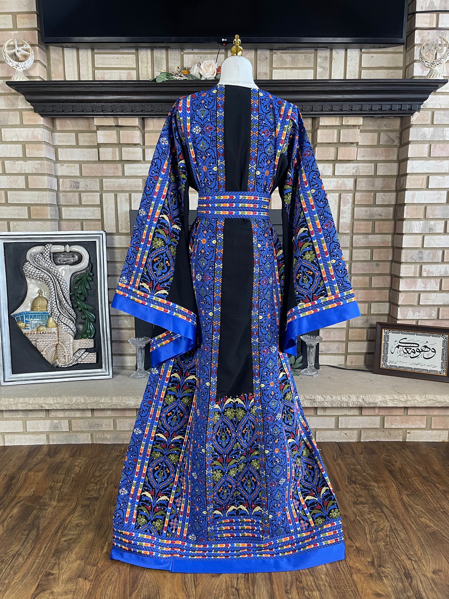 Black/Blue Beit Lahia Thobe