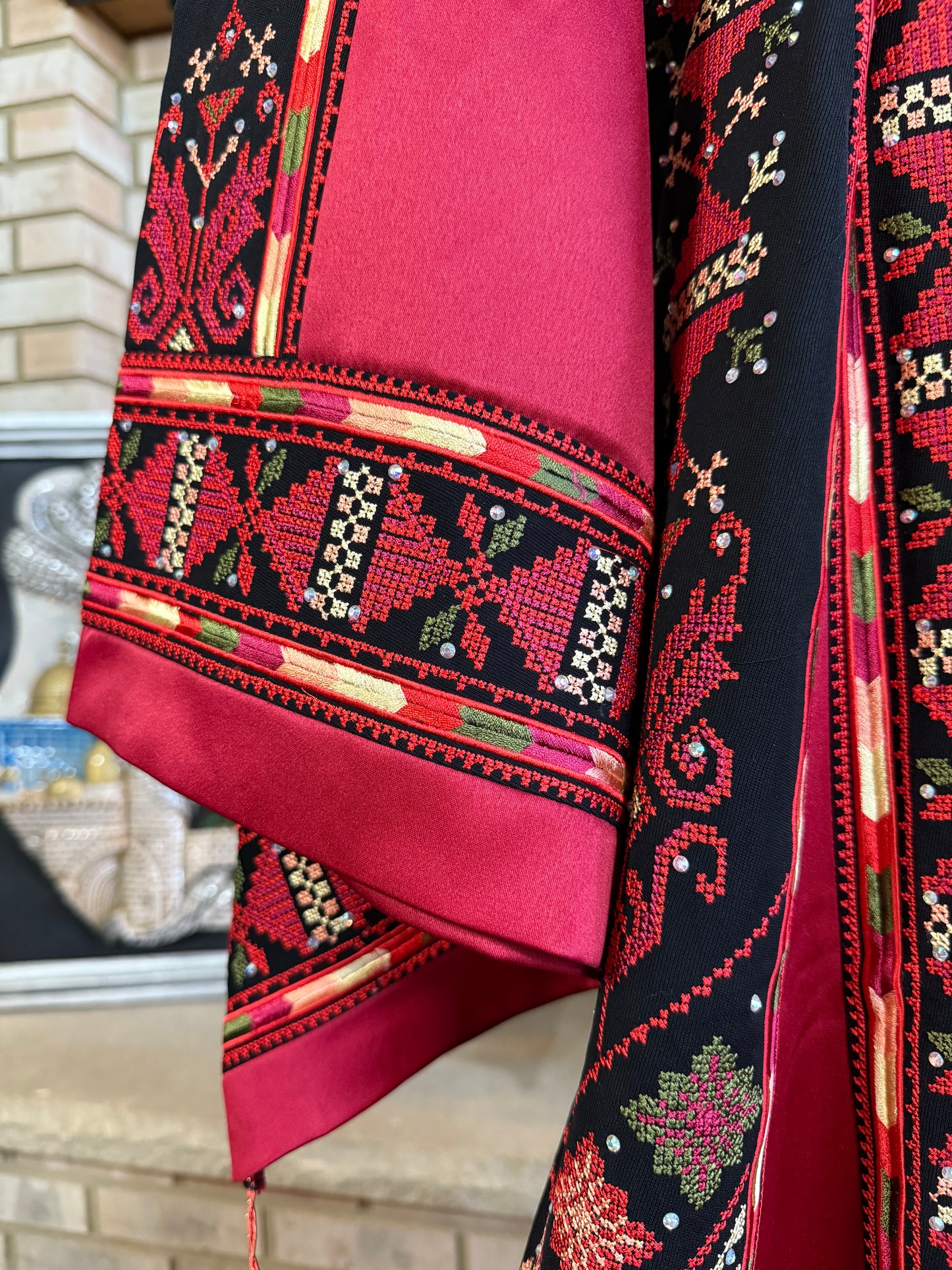 Black/Red Akka Thobe