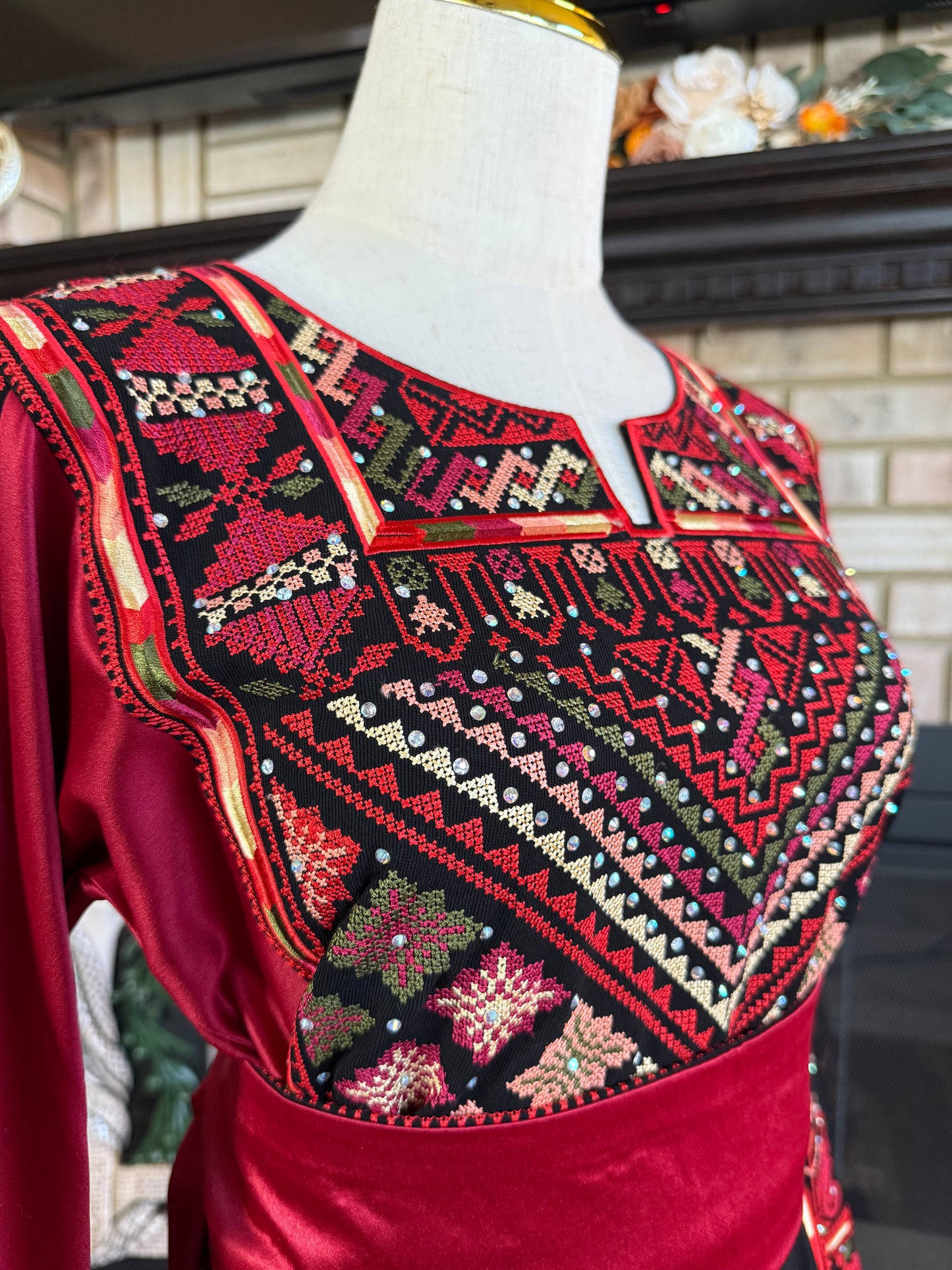 Black/Red Akka Thobe