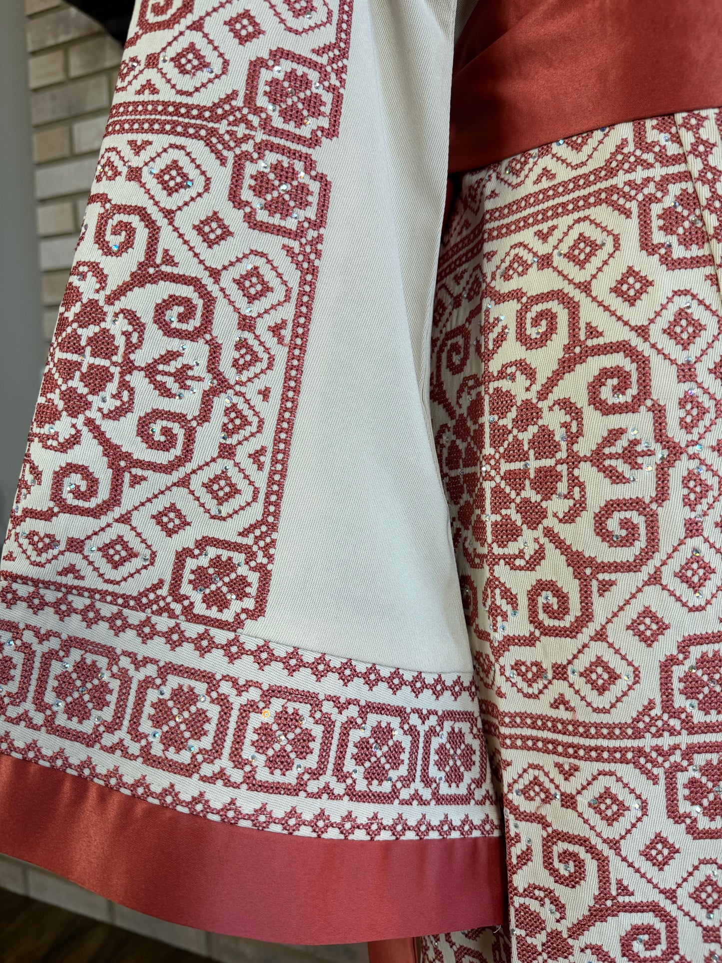 Beige/Brick Red Falastin Thobe