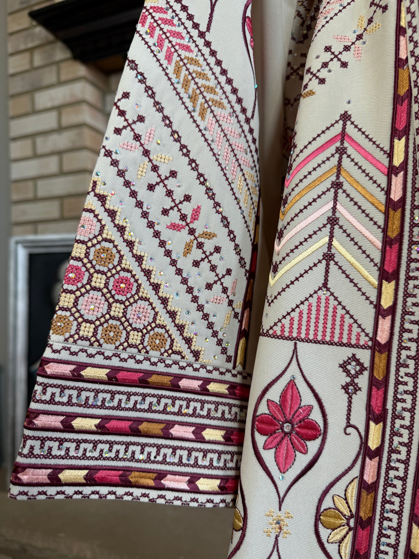 Cream/Pink Jafra Thobe