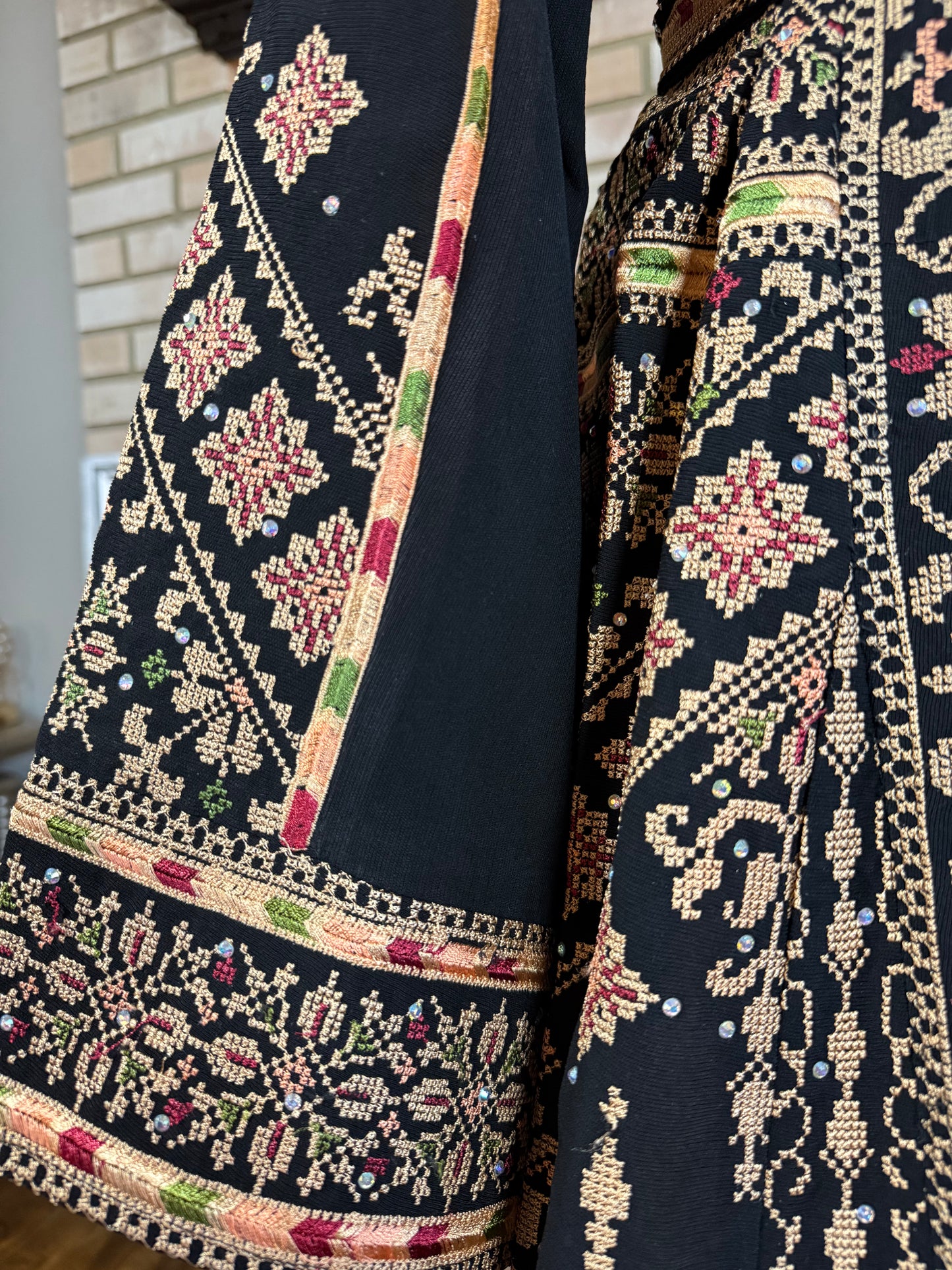 Black/Wheat Al-Aseelah Thobe