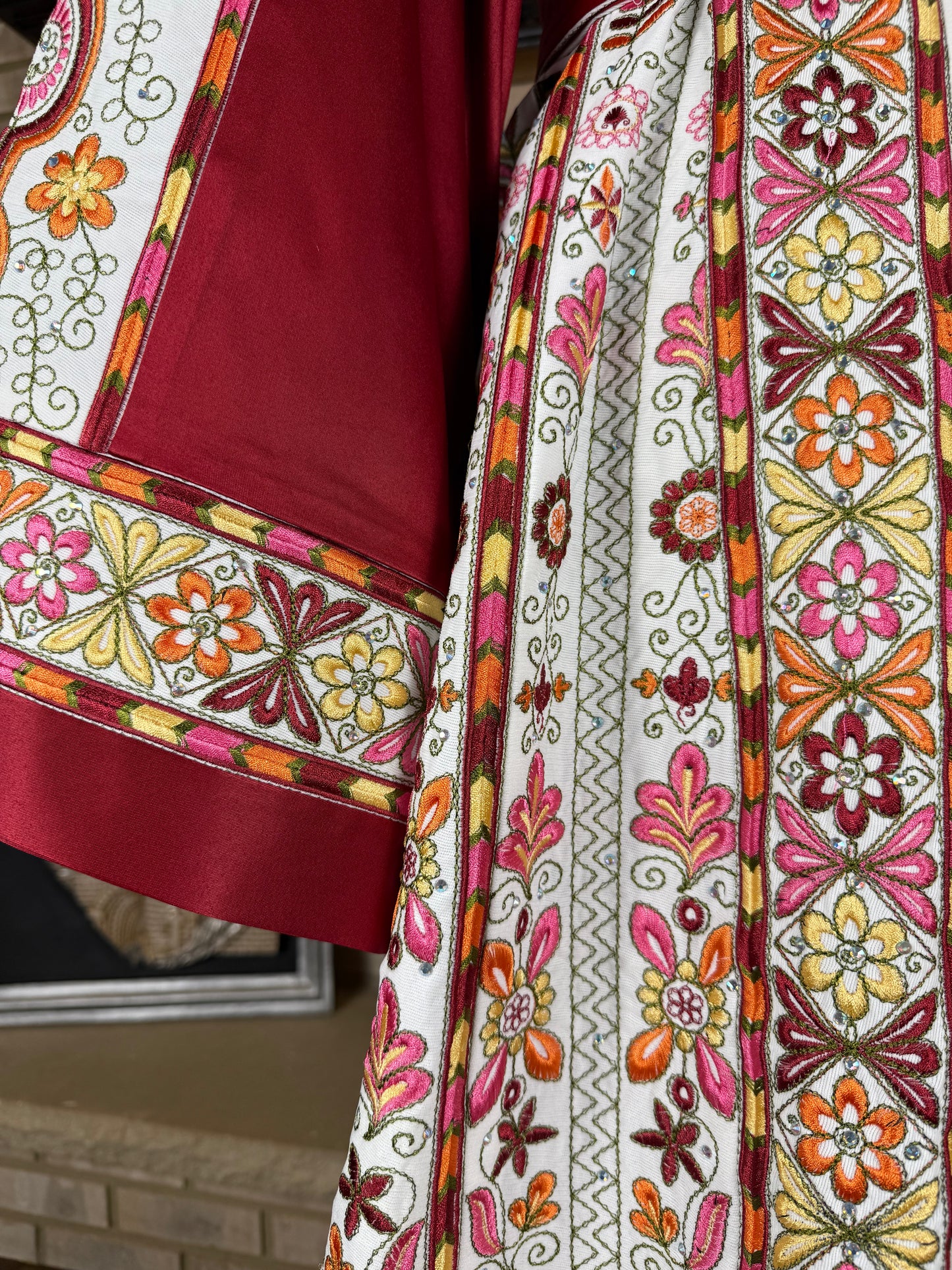 White/Green/Red Satin Malaka Thobe