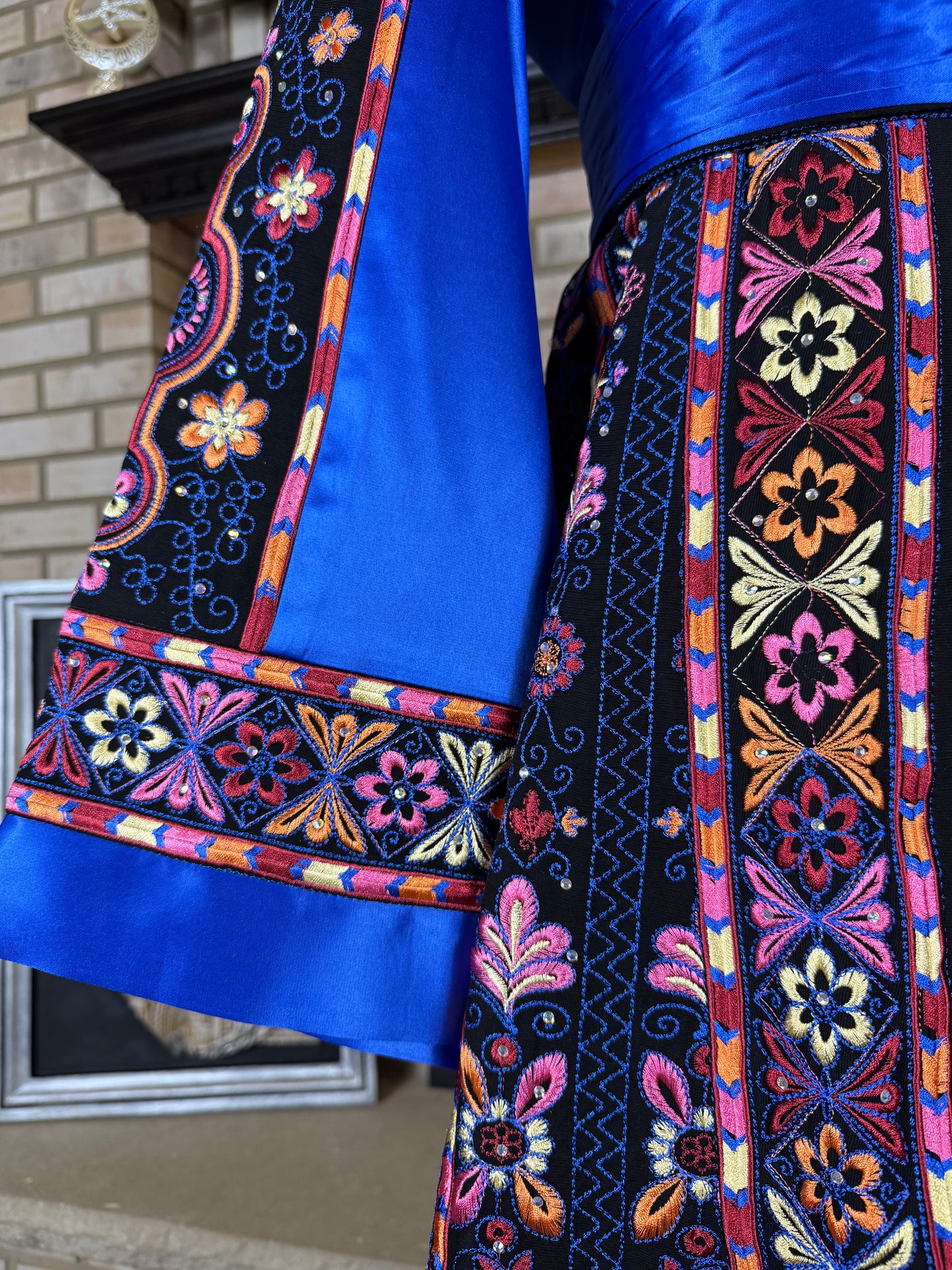 Black/Blue Satin Malaka Thobe