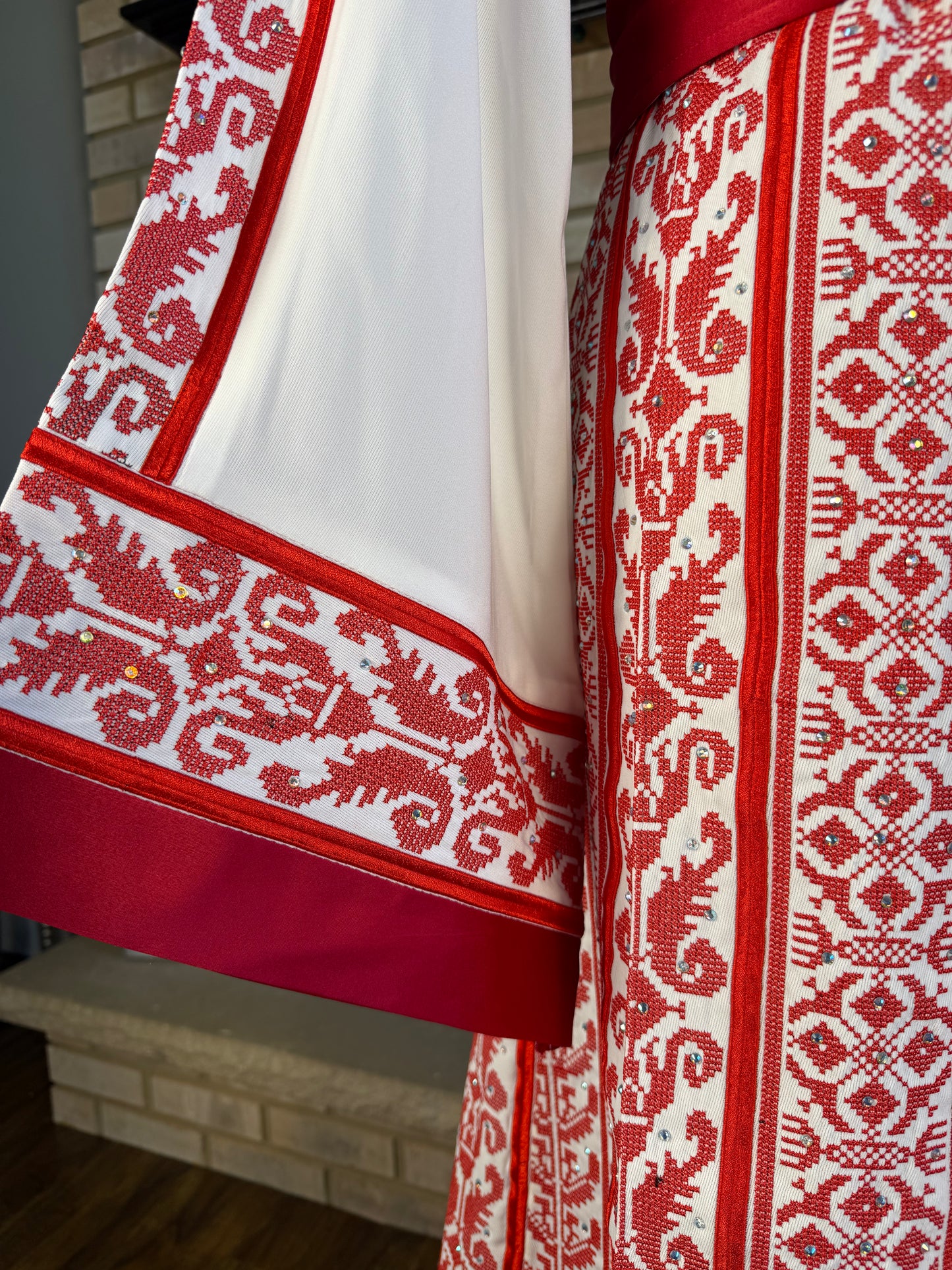 White/Red Ishq Thobe