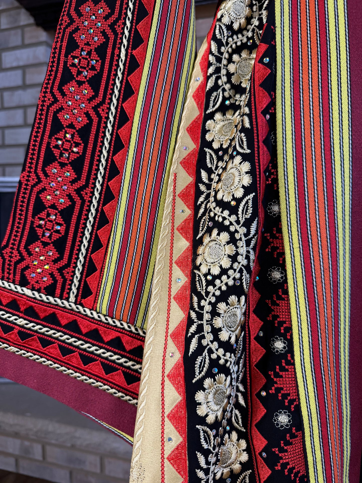 Black/Red Majdalawi Thobe