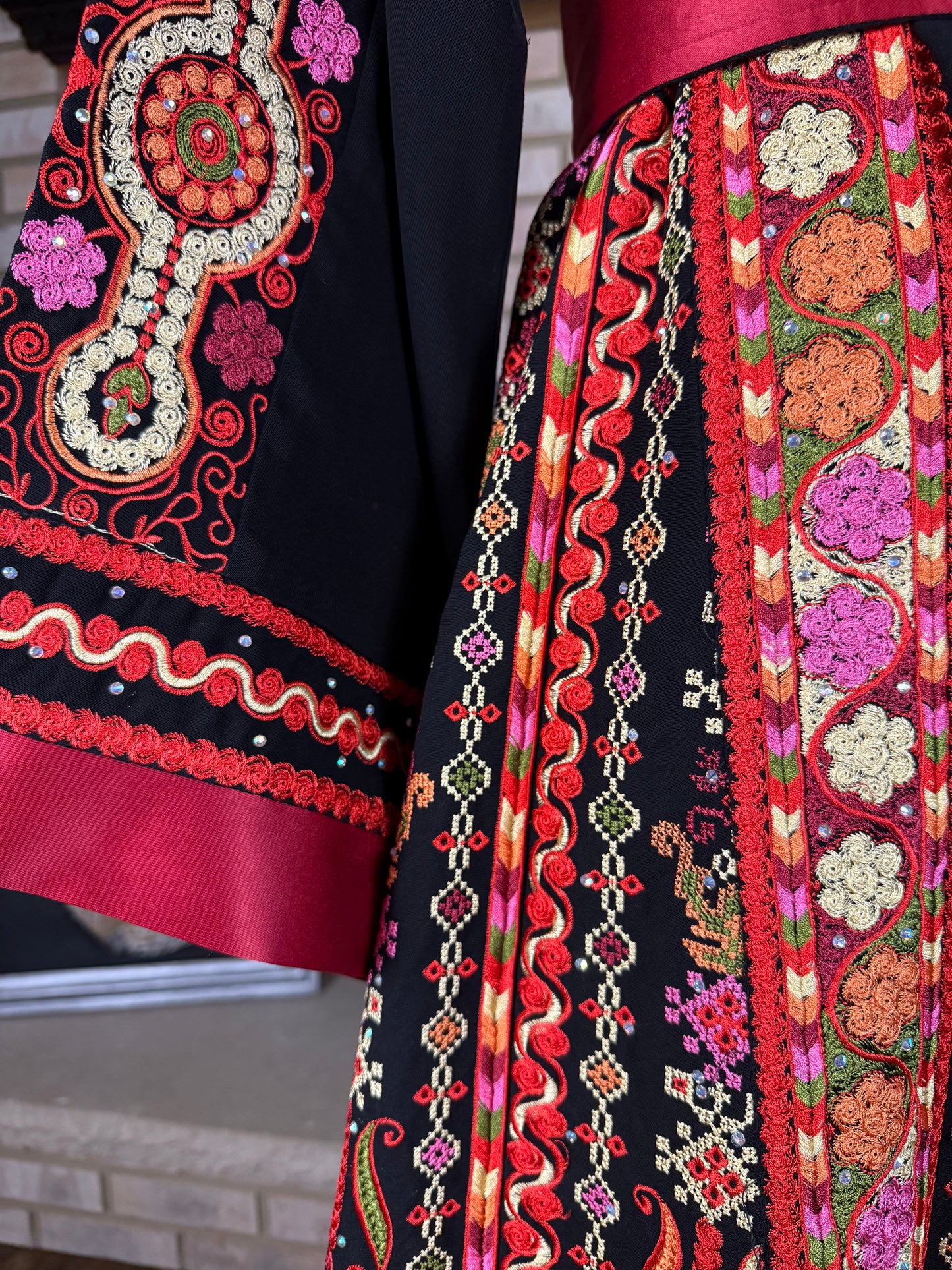 Black/Red Malaka Thobe