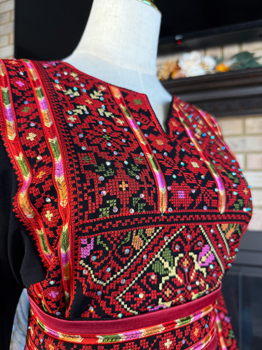 Black/Red Queen's Thobe