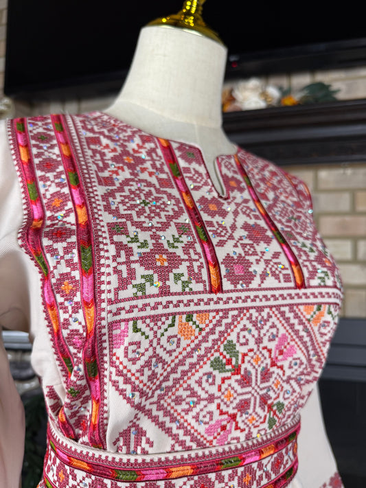 Cream/Red Silwad Thobe