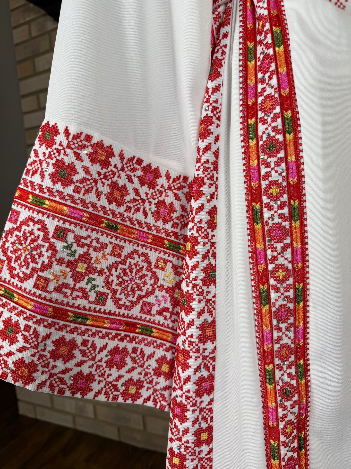 White/Red Silwad Thobe