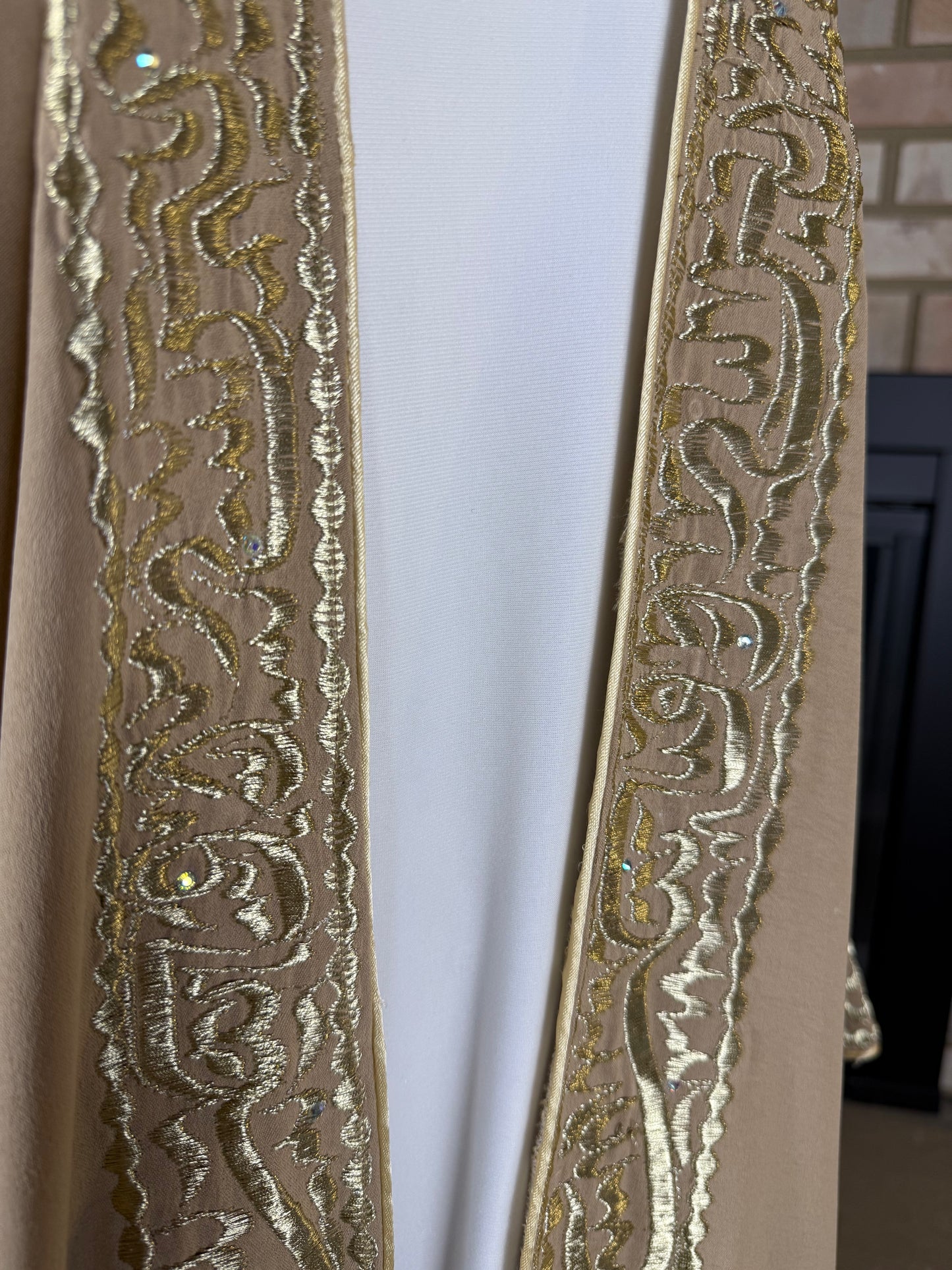 Cream Calligraphy Besht