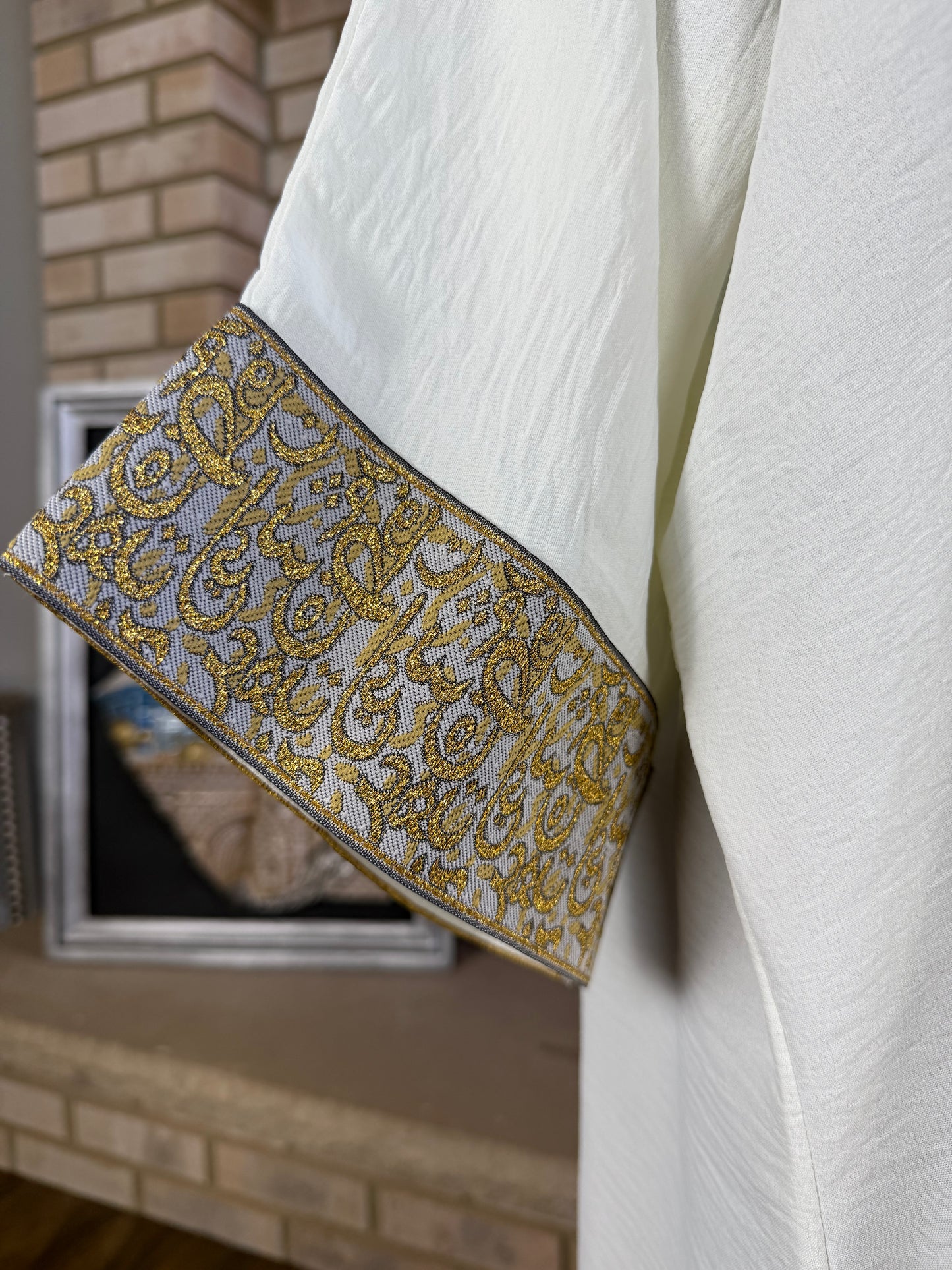 White/Gold Calligraphy Besht