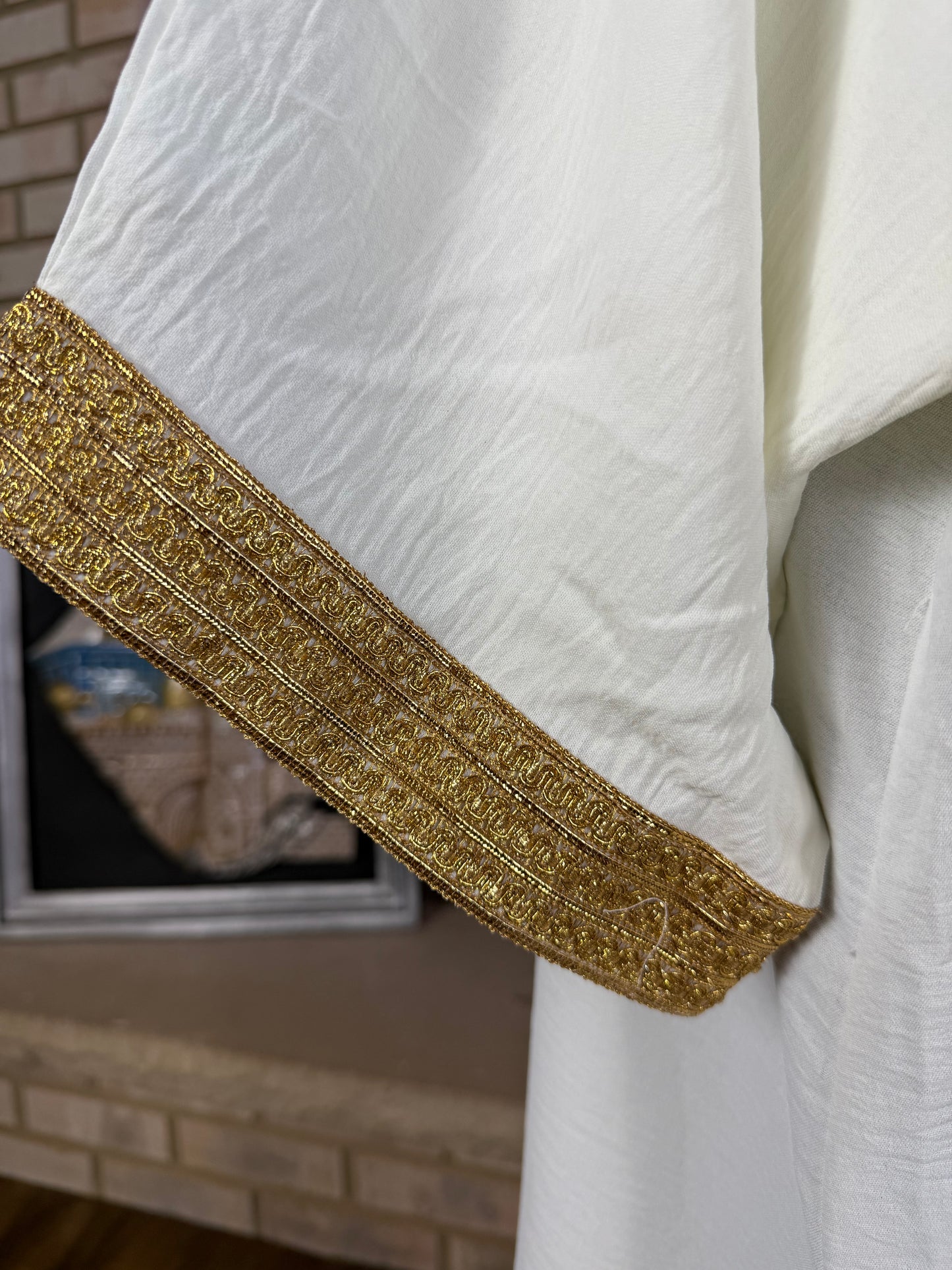 White/Gold Pattern Besht