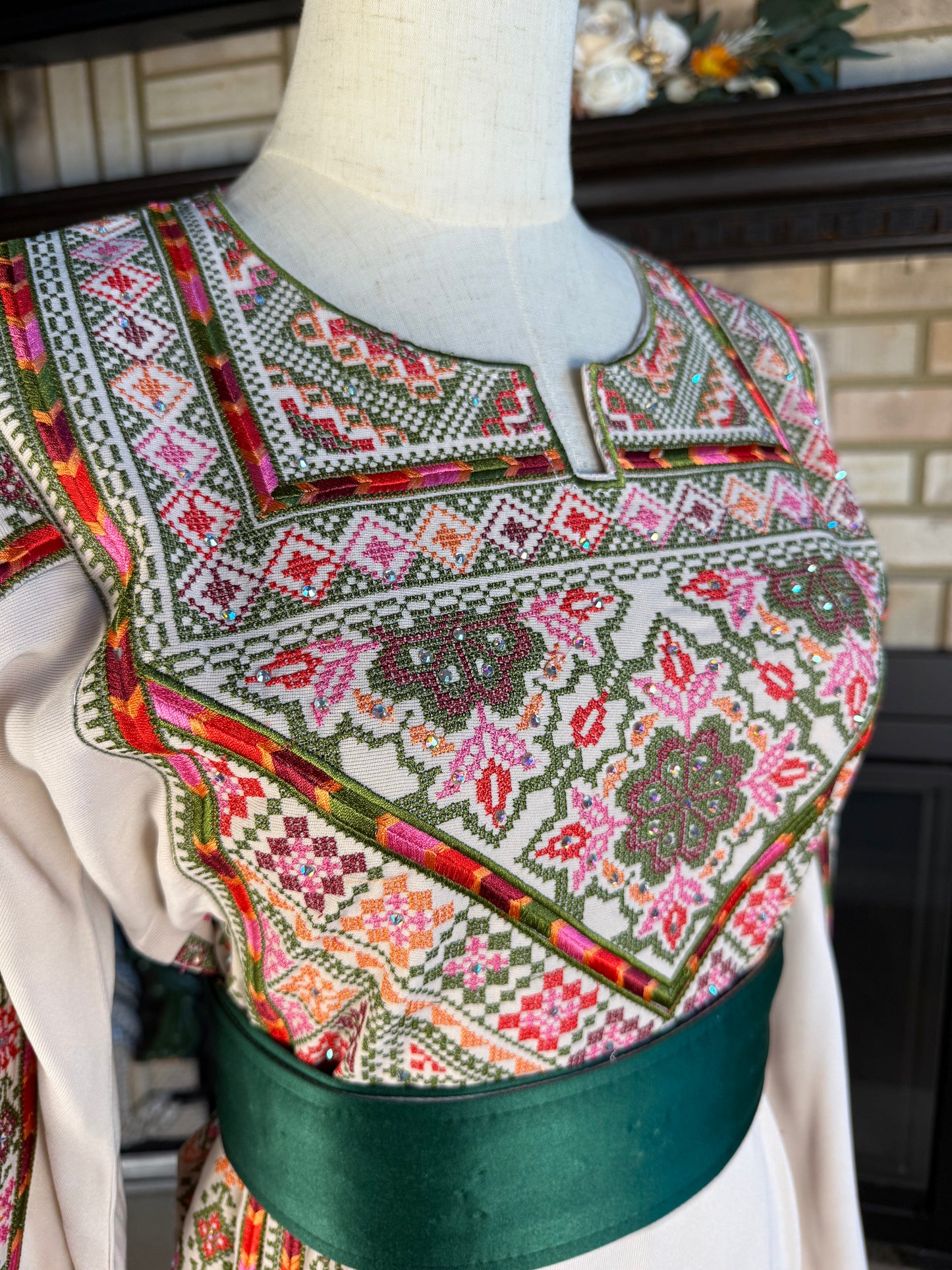 Cream/Green Qalqilya Thobe