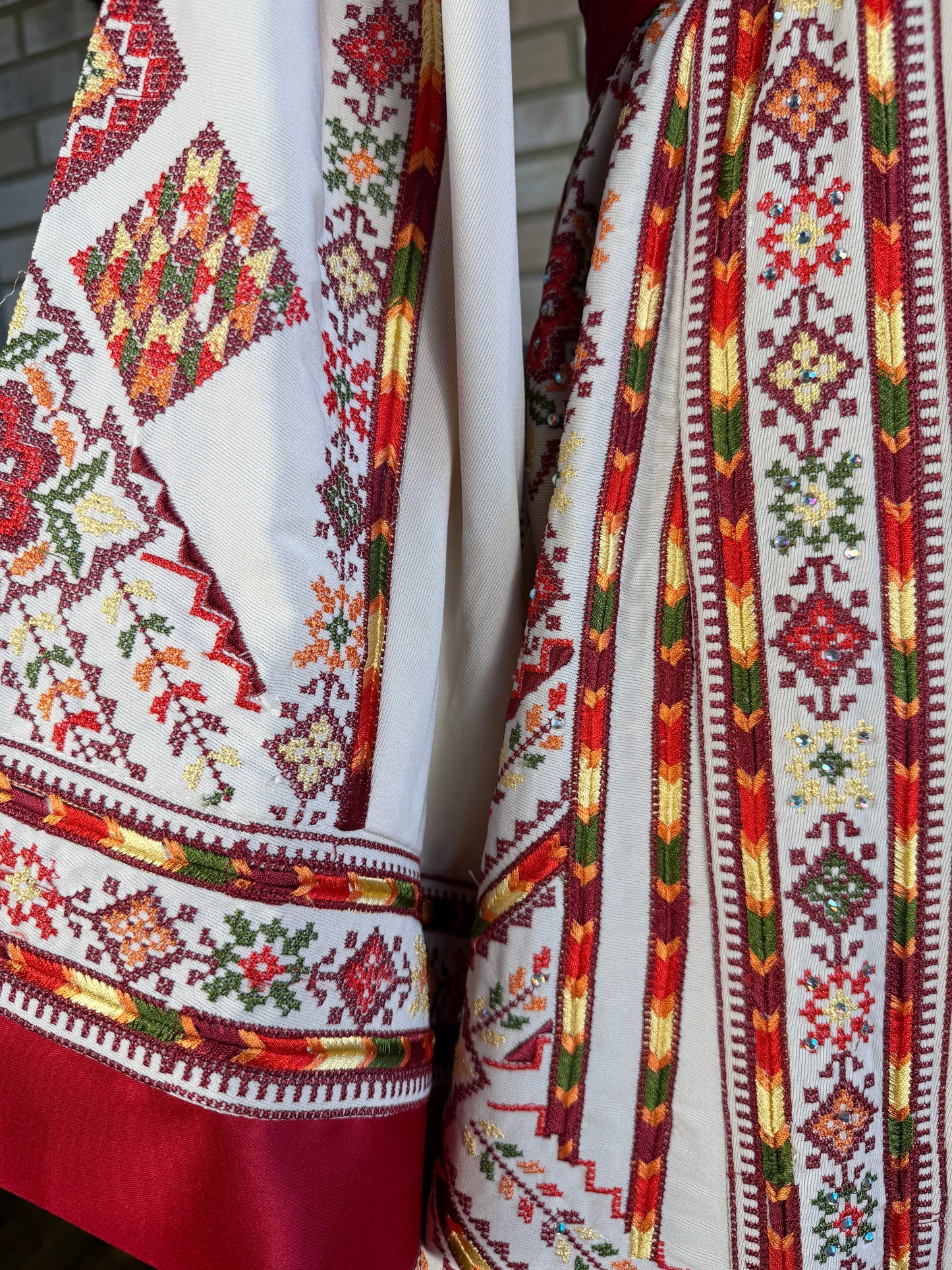Cream/Red Qalqilya Thobe