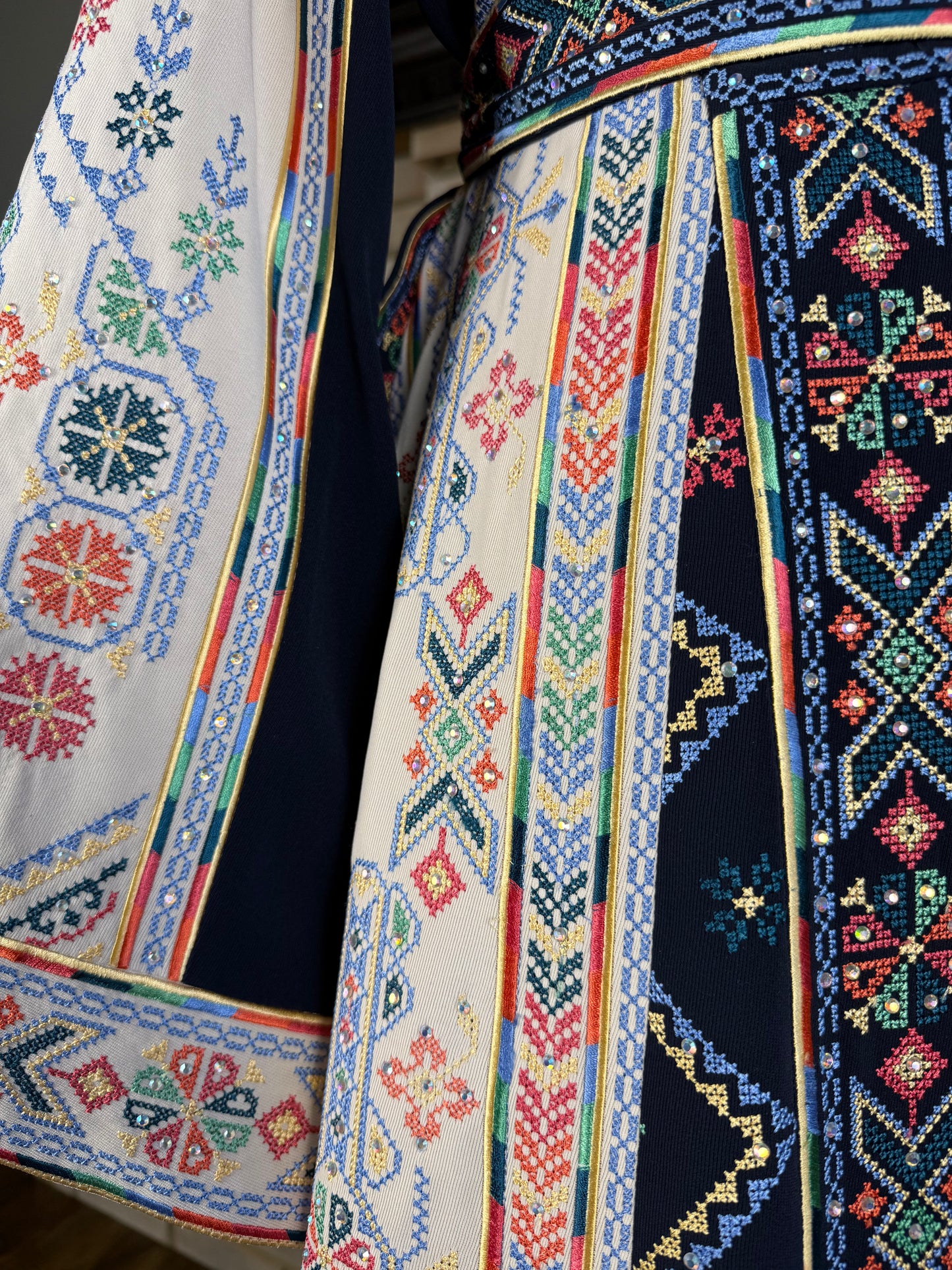Navy/White Jabalia Thobe