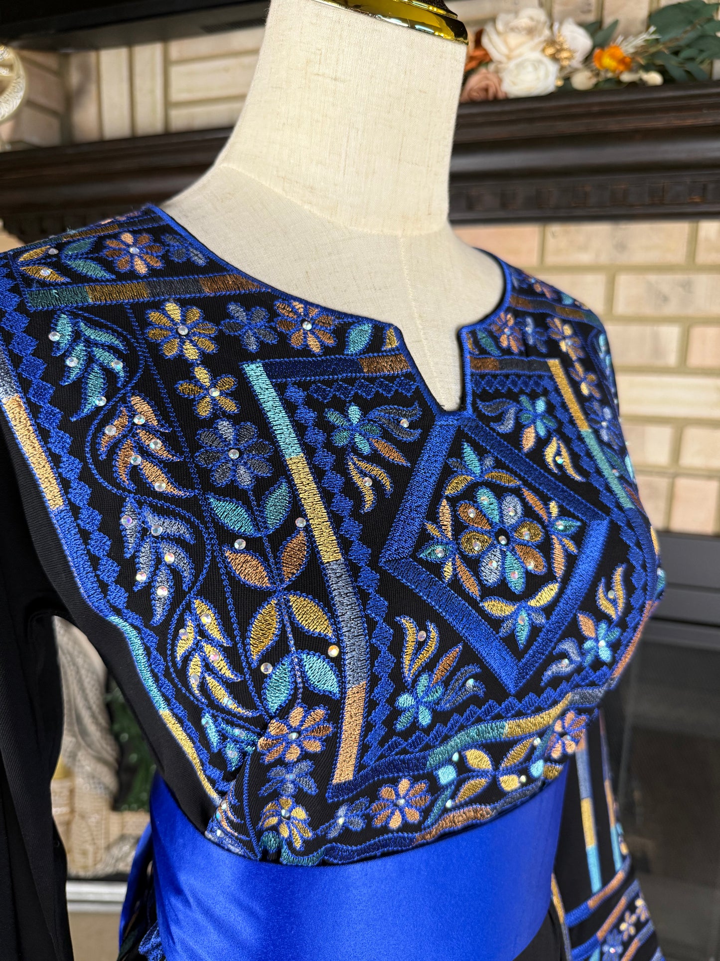 Black/Blue Ajloun Thobe