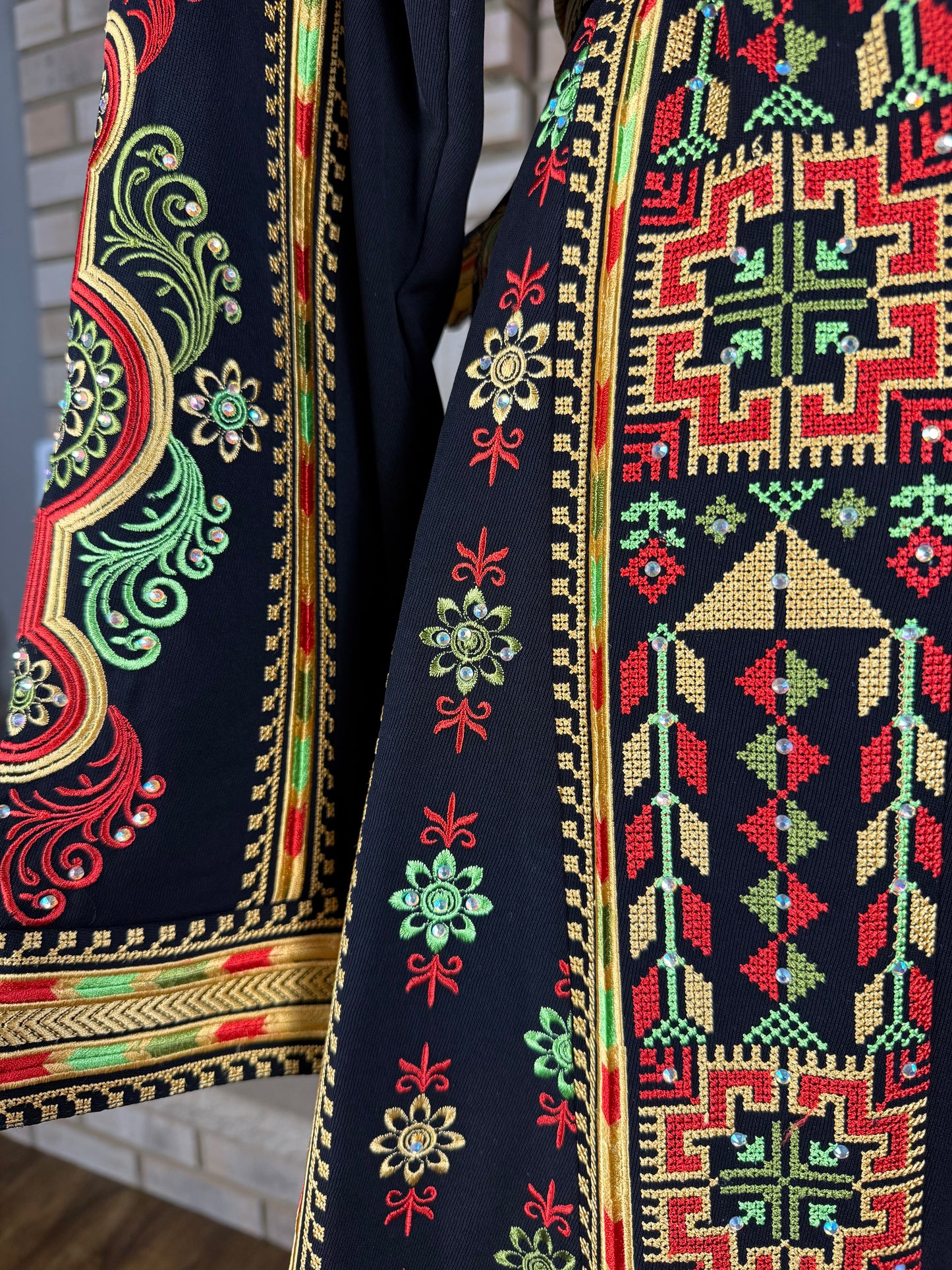 Black/Gold Nuseirat Thobe