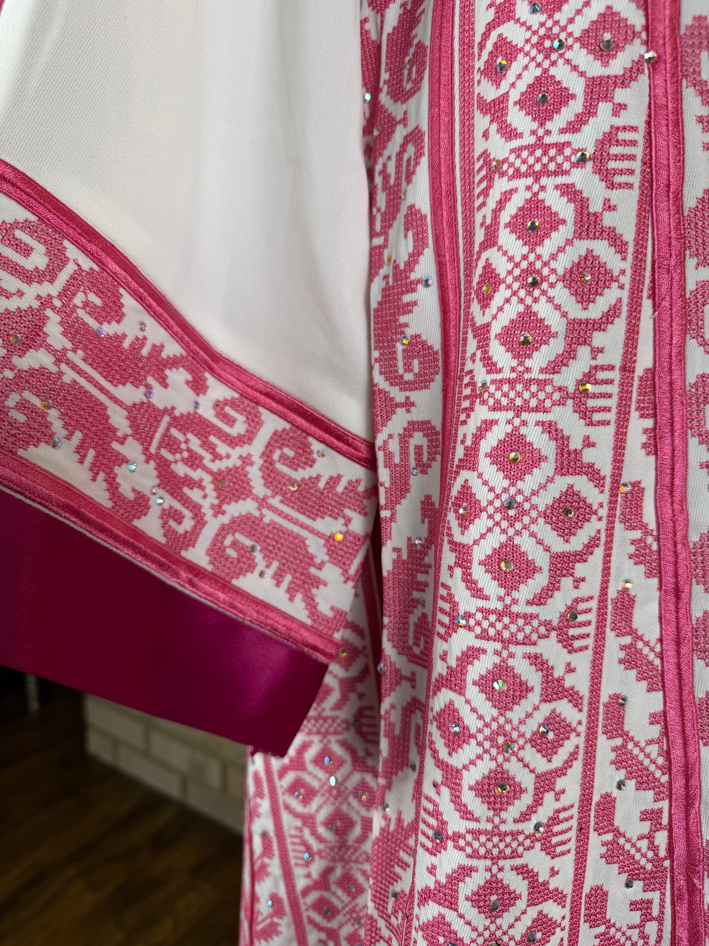 White/Pink Ishq Thobe