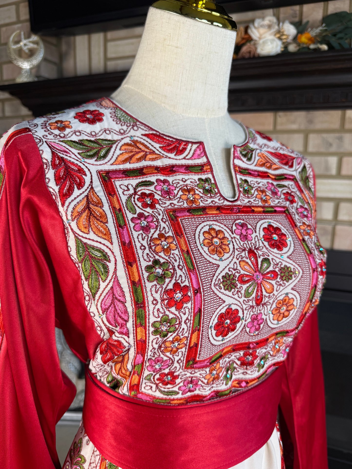Cream/Red Satin Malaka Thobe