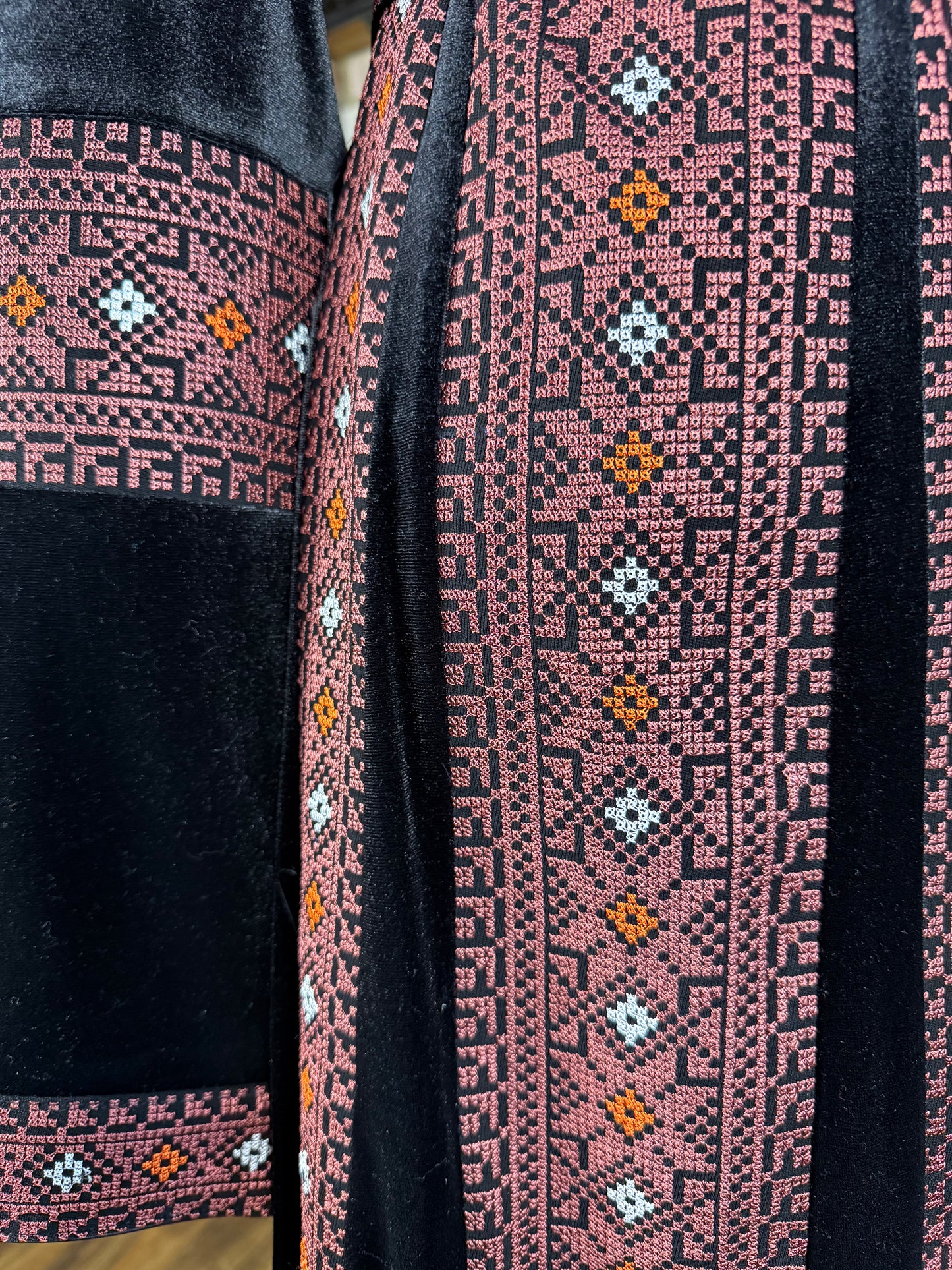 Black/Brick Red Jerusalem Velvet Thobe