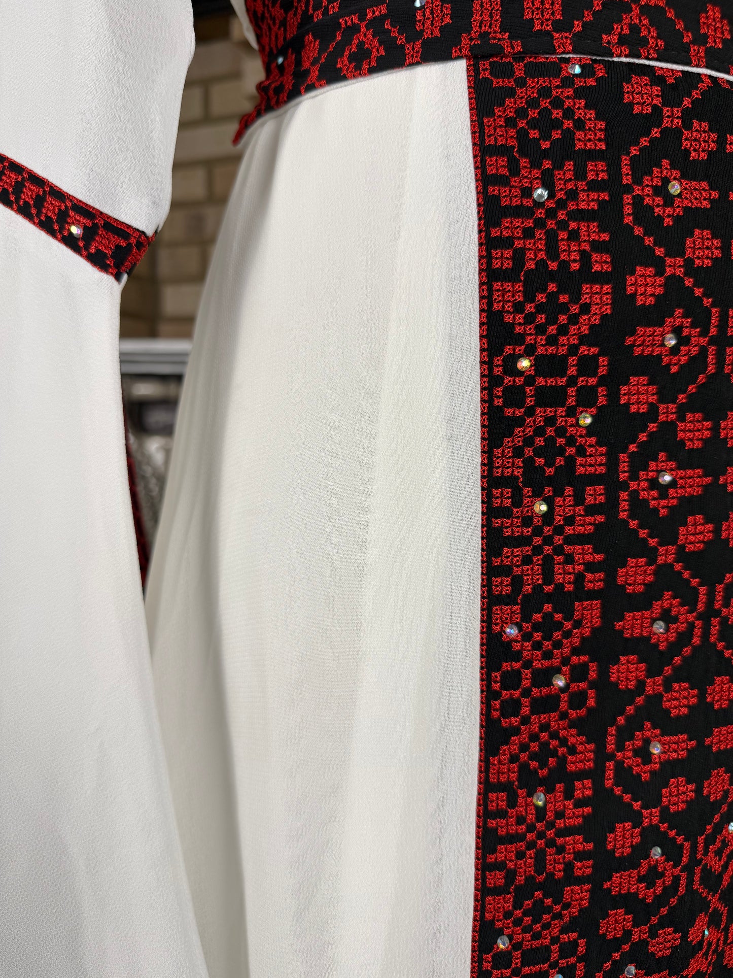 White/Red Bell-Sleeve Chiffon Thobe