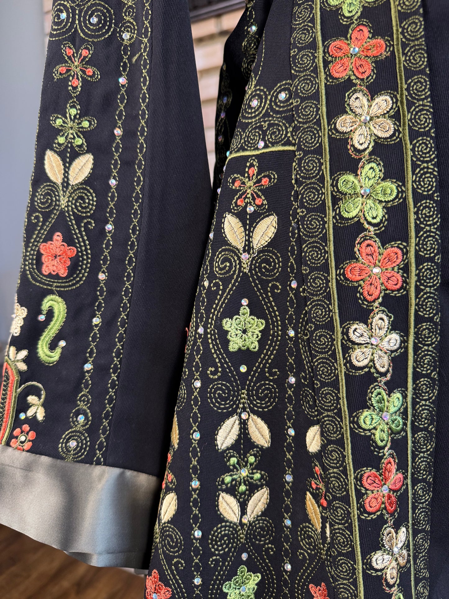 Black/Green Al-Wurood Thobe