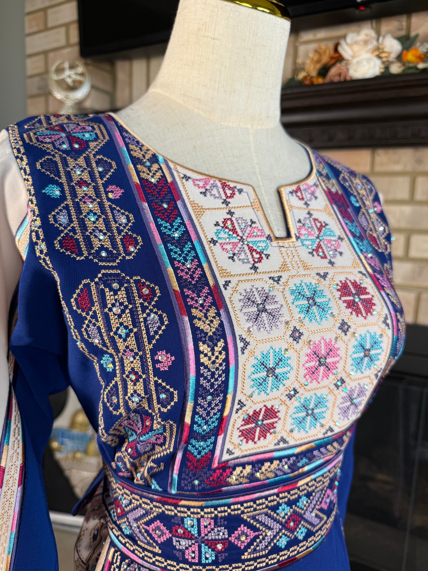 Blue/White Jabalia Thobe