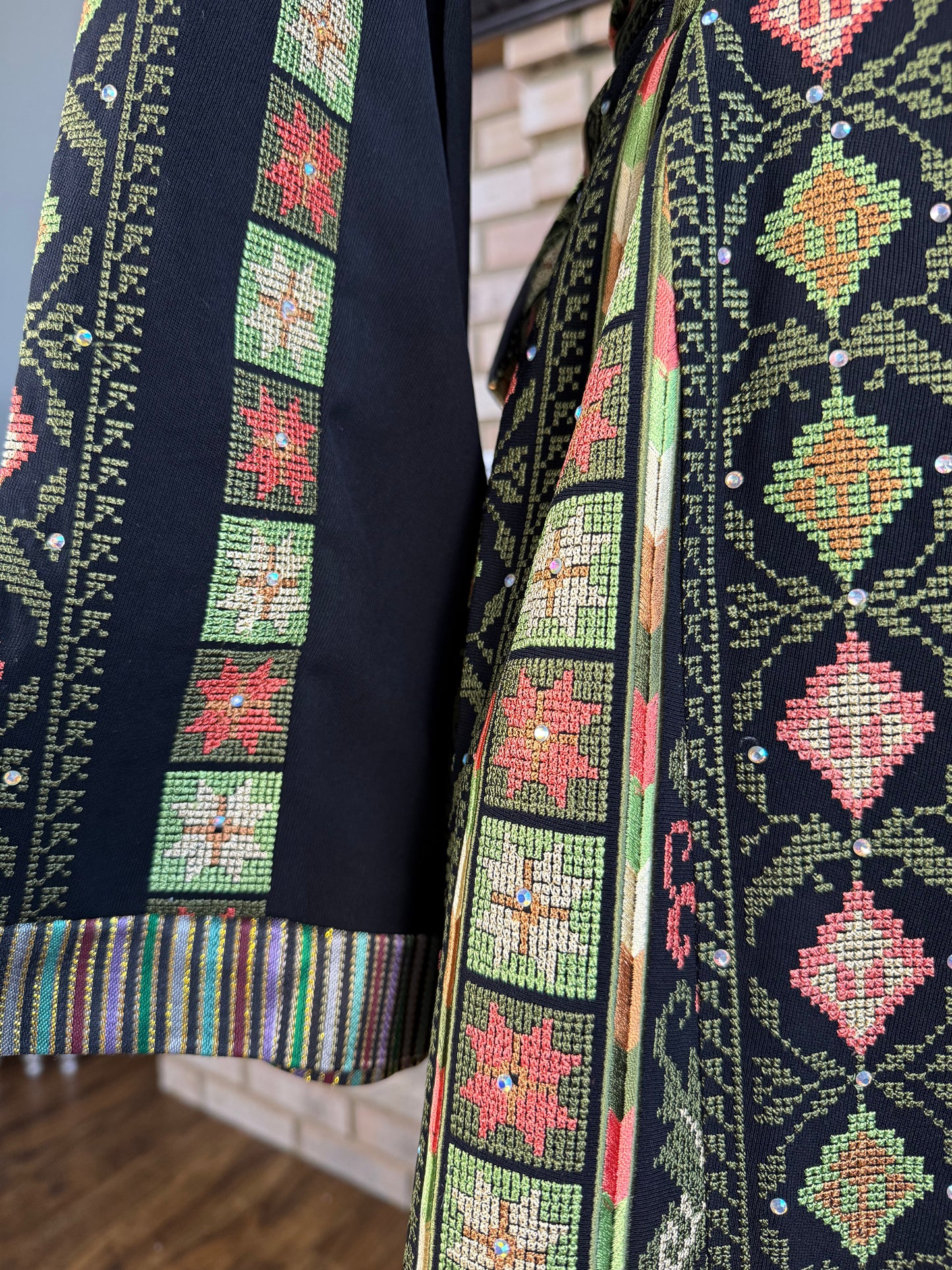Black/Green Deir Al-Balah Thobe