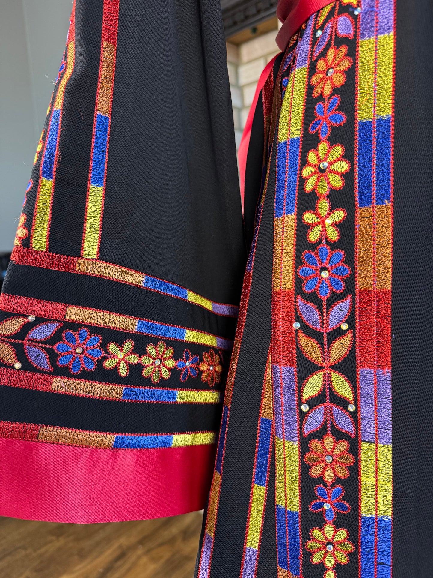 Black/Red Ajloun Thobe
