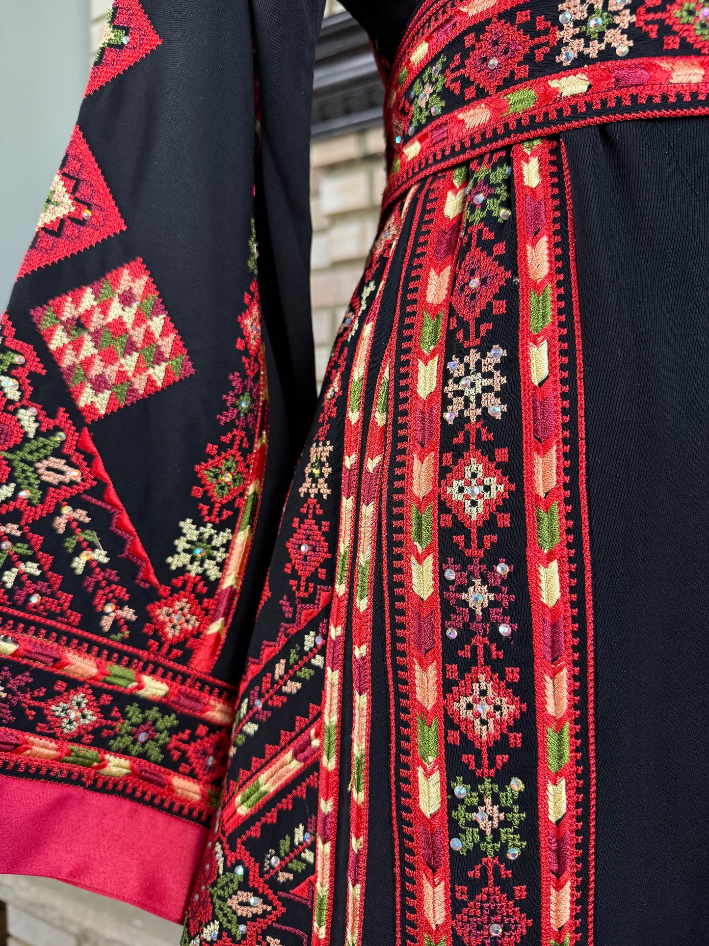 Black/Red Qalqilya Thobe