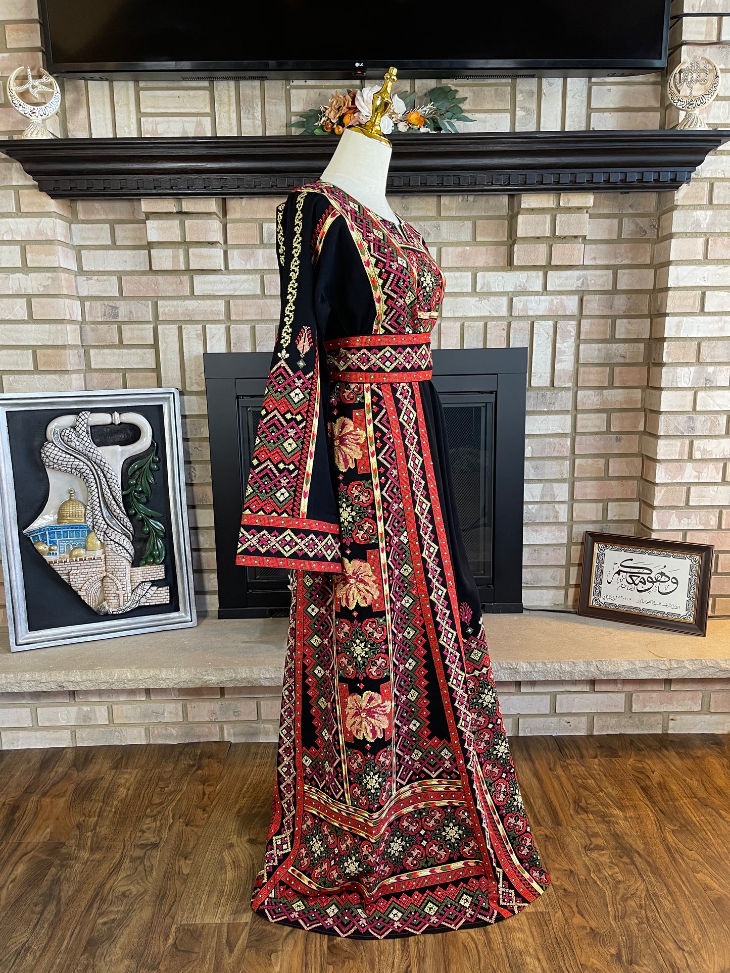 Black/Red Safad Thobe