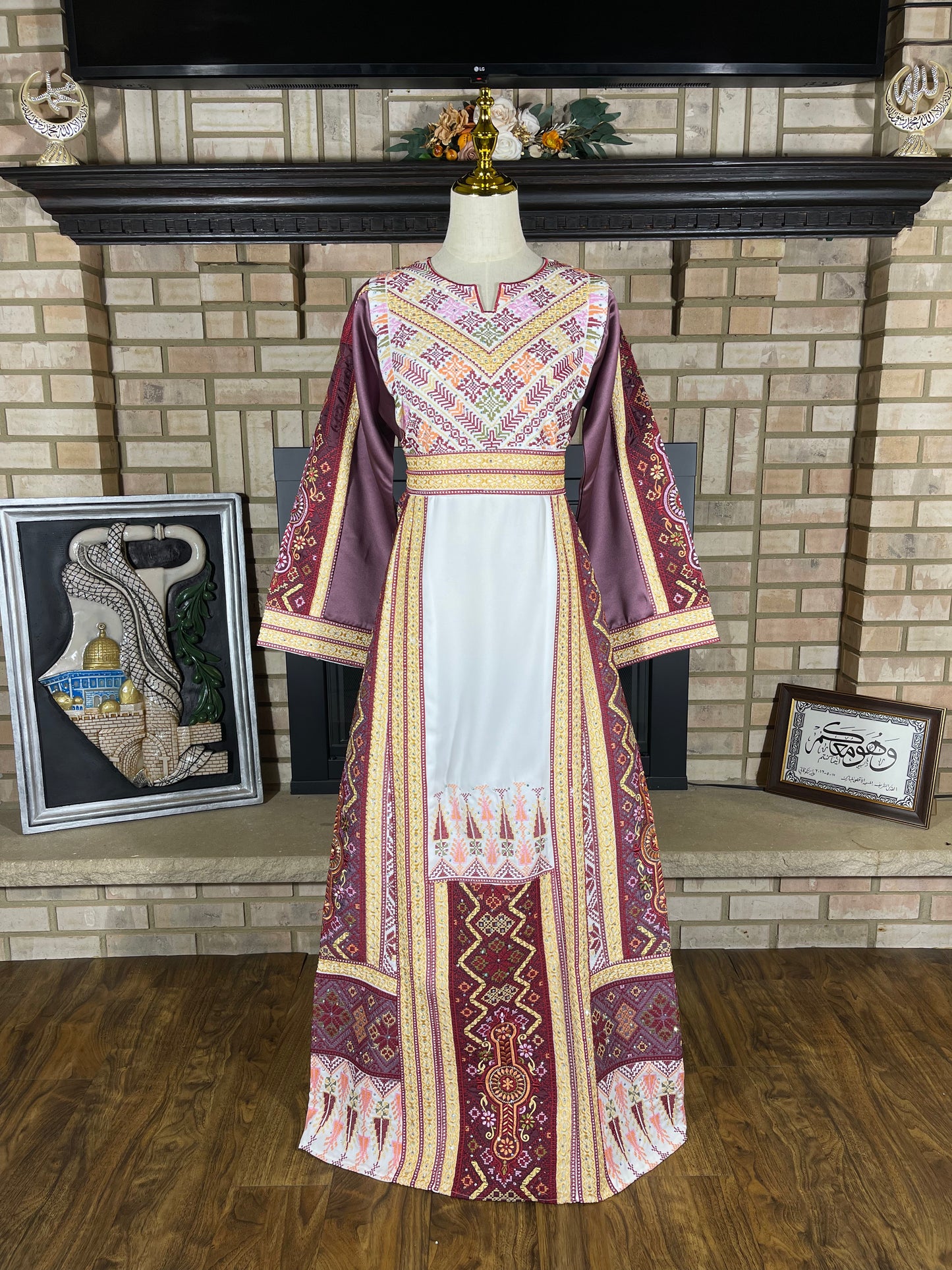 White/Burgundy Tiberias Thobe