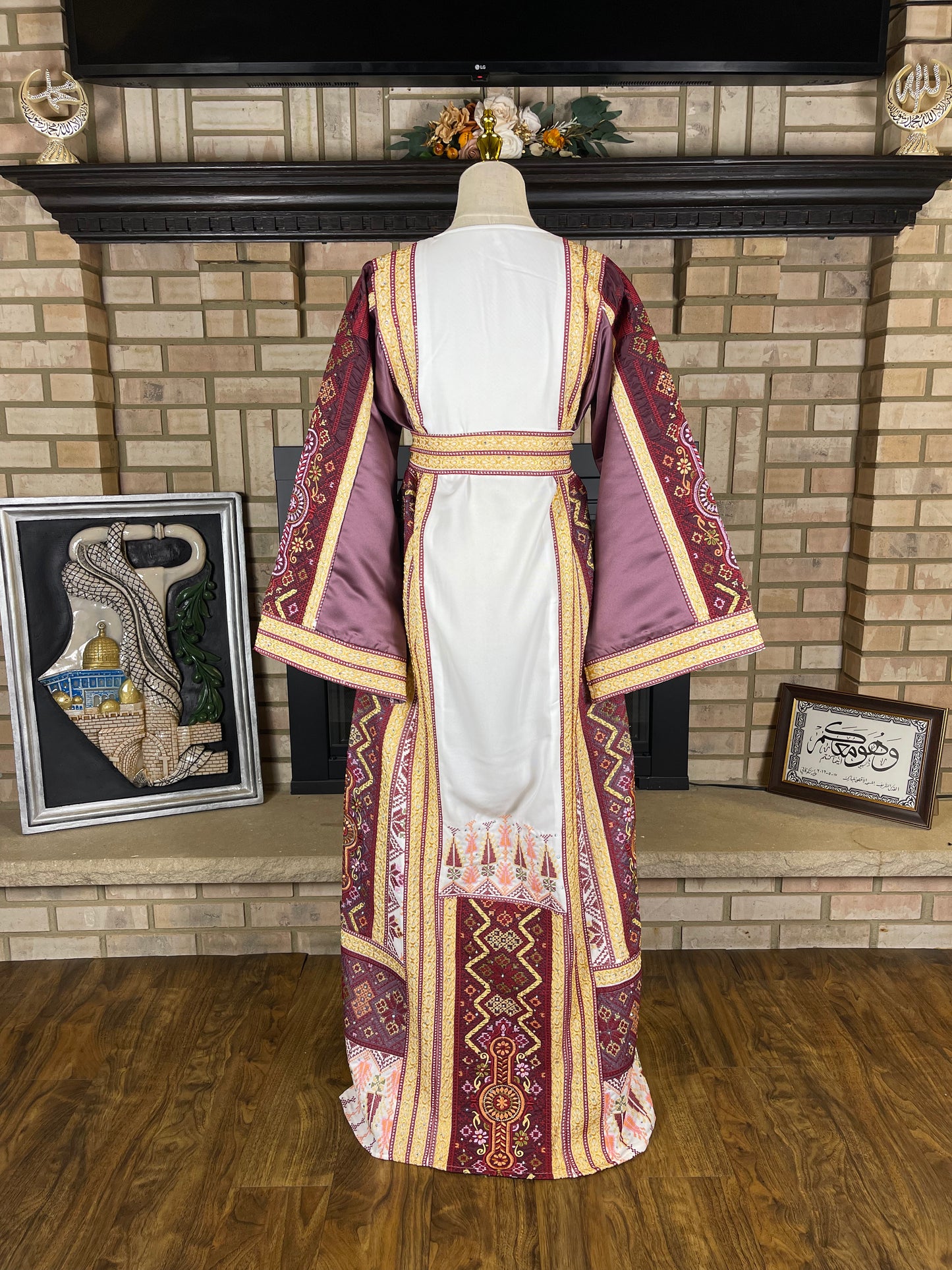 White/Burgundy Tiberias Thobe