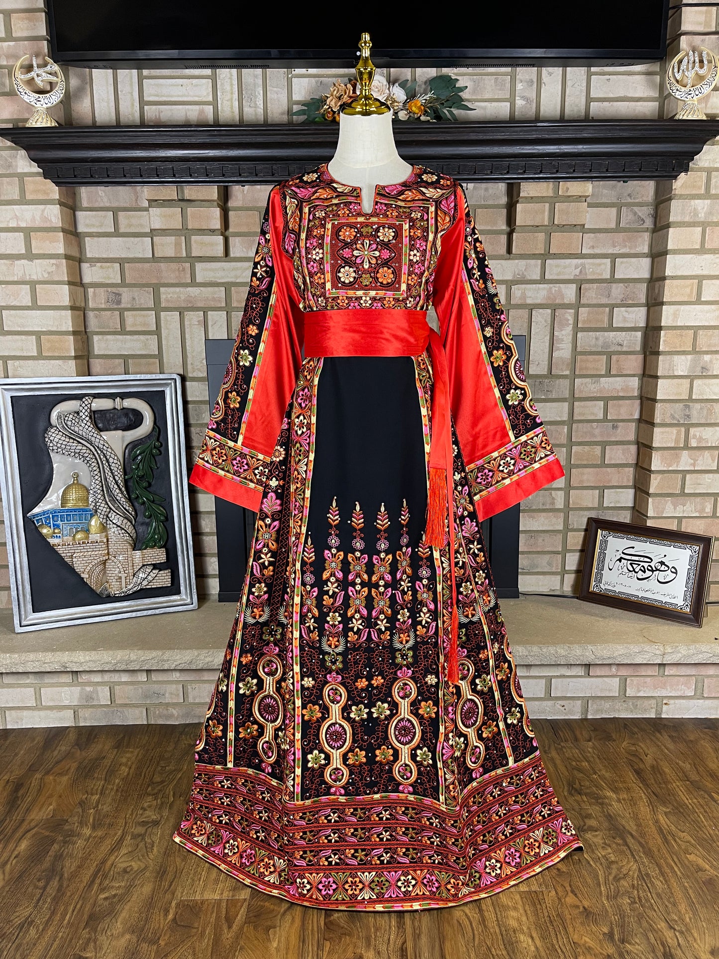 Black/Red Satin Malaka Thobe