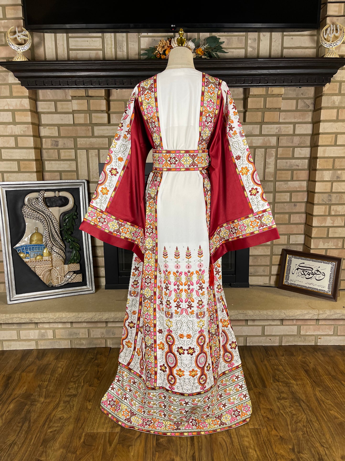White/Green/Red Satin Malaka Thobe