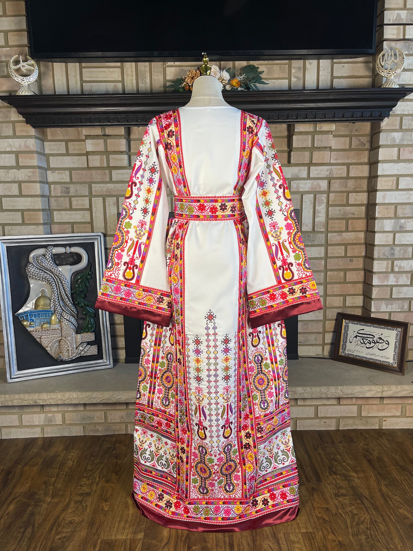 White/Red Malaka Thobe