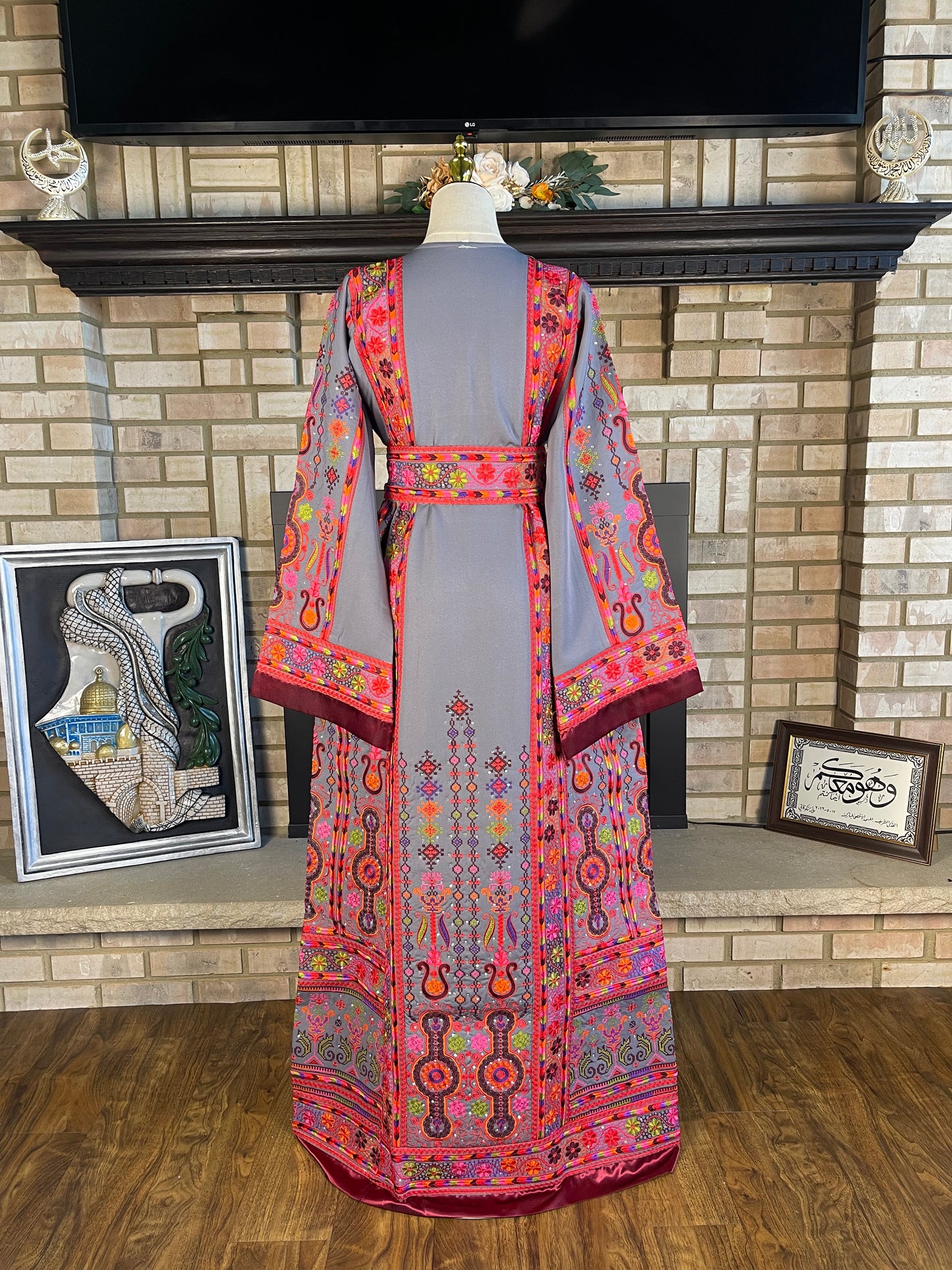 Gray/Pink Malaka Thobe