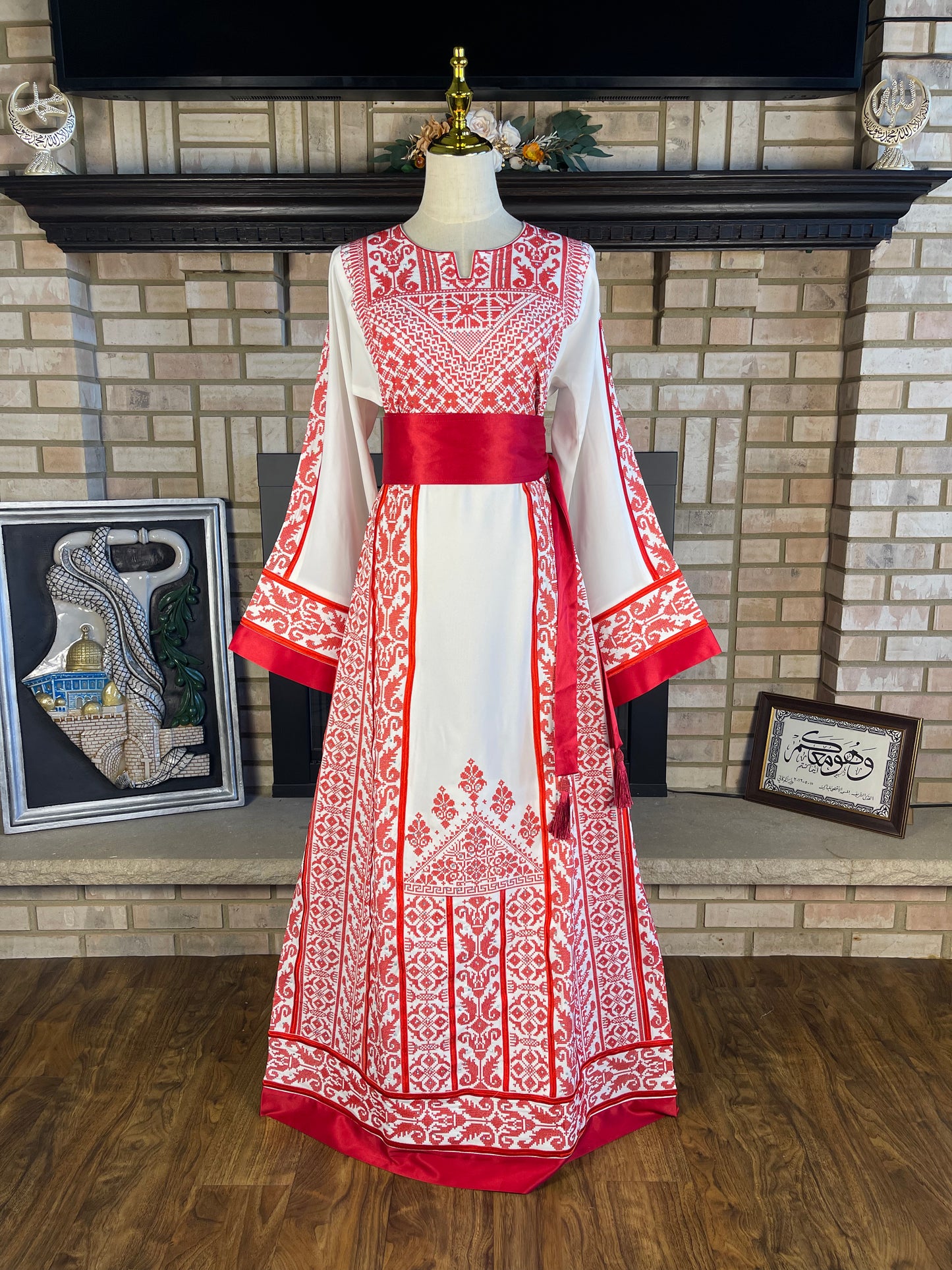 White/Red Ishq Thobe