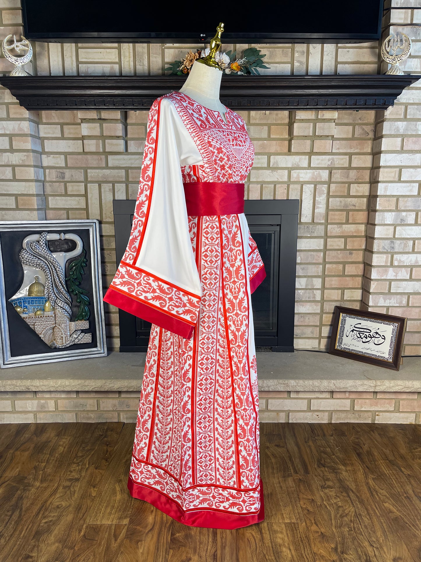 White/Red Ishq Thobe
